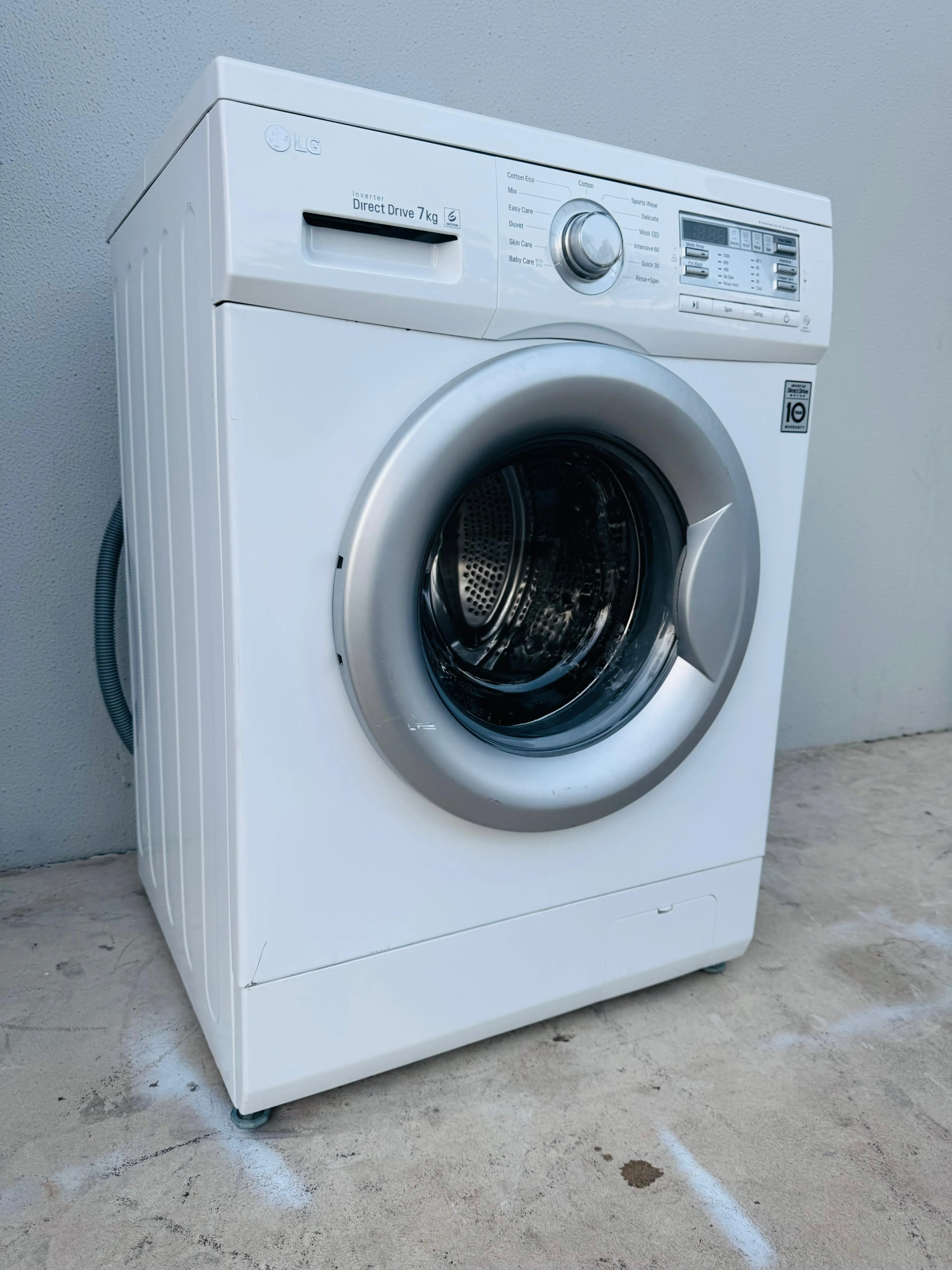 **LG 7KGS FRONT LOADER WASHING MACHINE**