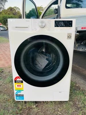 **LG 8 KGS FRONT LOADER WASHING MACHINE**