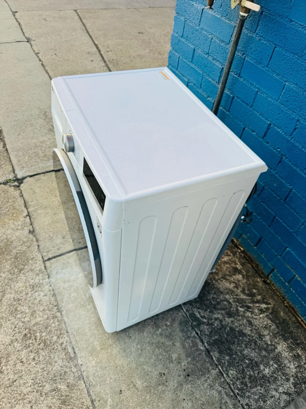 **LG 8 KGS FRONT LOADER WASHING MACHINE**