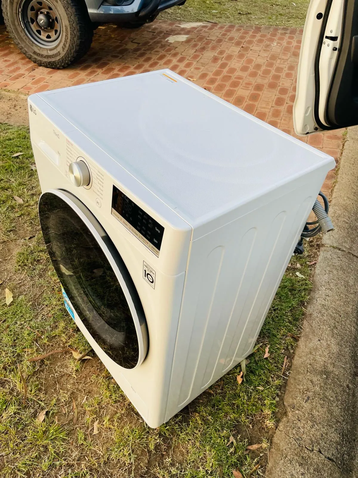 **LG 8 KGS FRONT LOADER WASHING MACHINE**