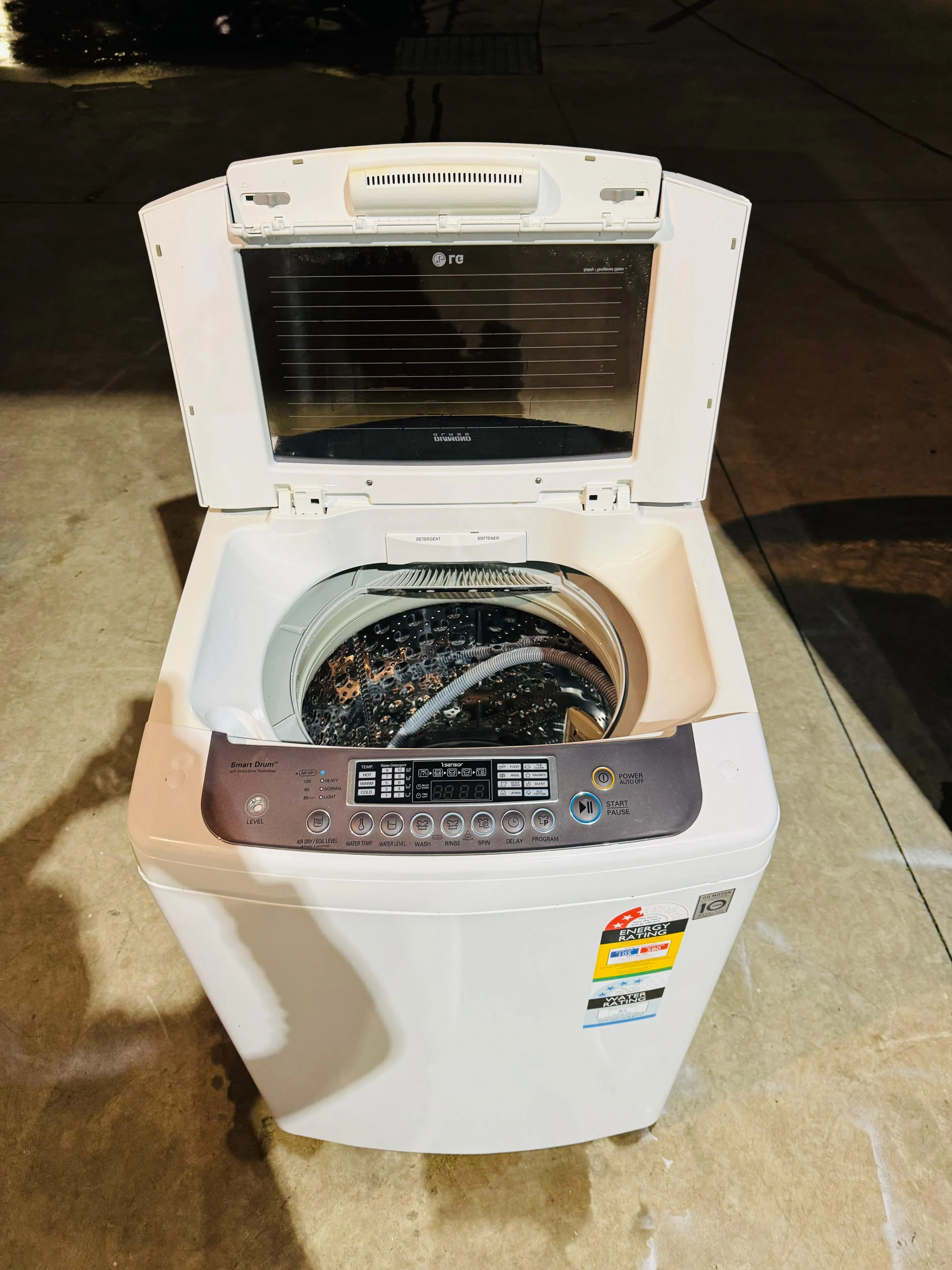 **LG 8 KGS TOP LOADER WASHING MACHINE**