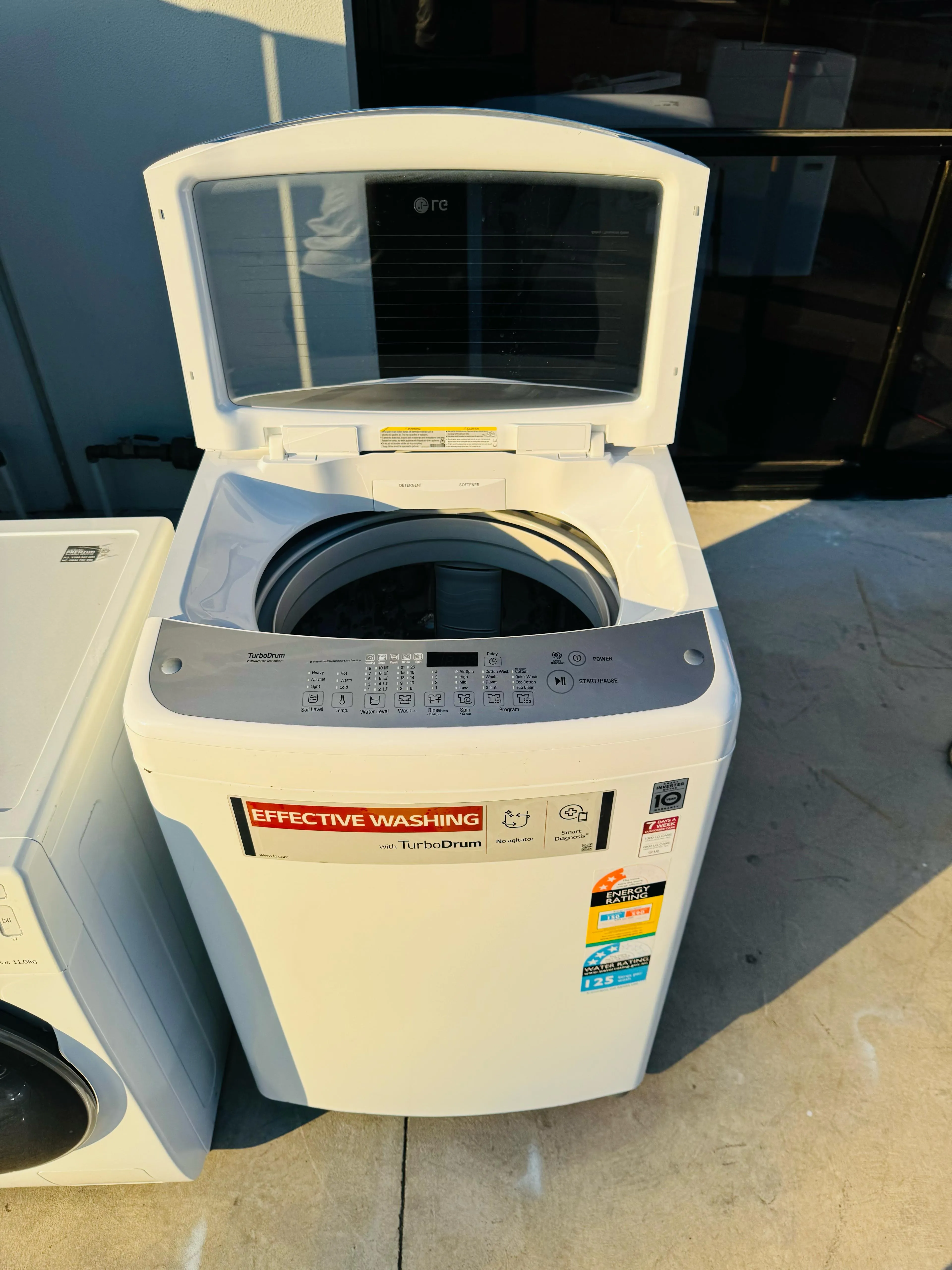 *LG 8.5 KGS TOP LOADER WASHING MACHINE** FREE DELIVERY