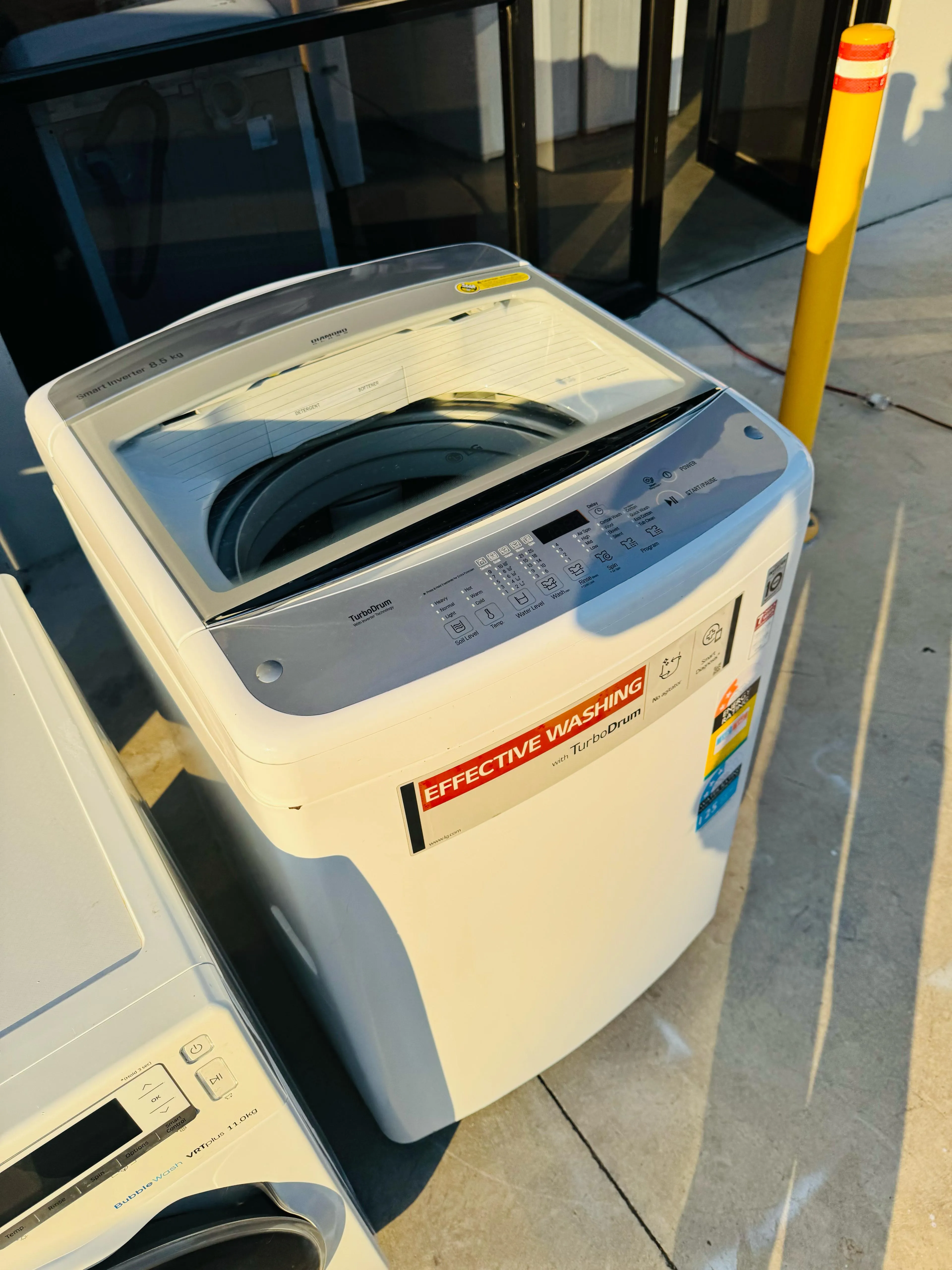 *LG 8.5 KGS TOP LOADER WASHING MACHINE** FREE DELIVERY