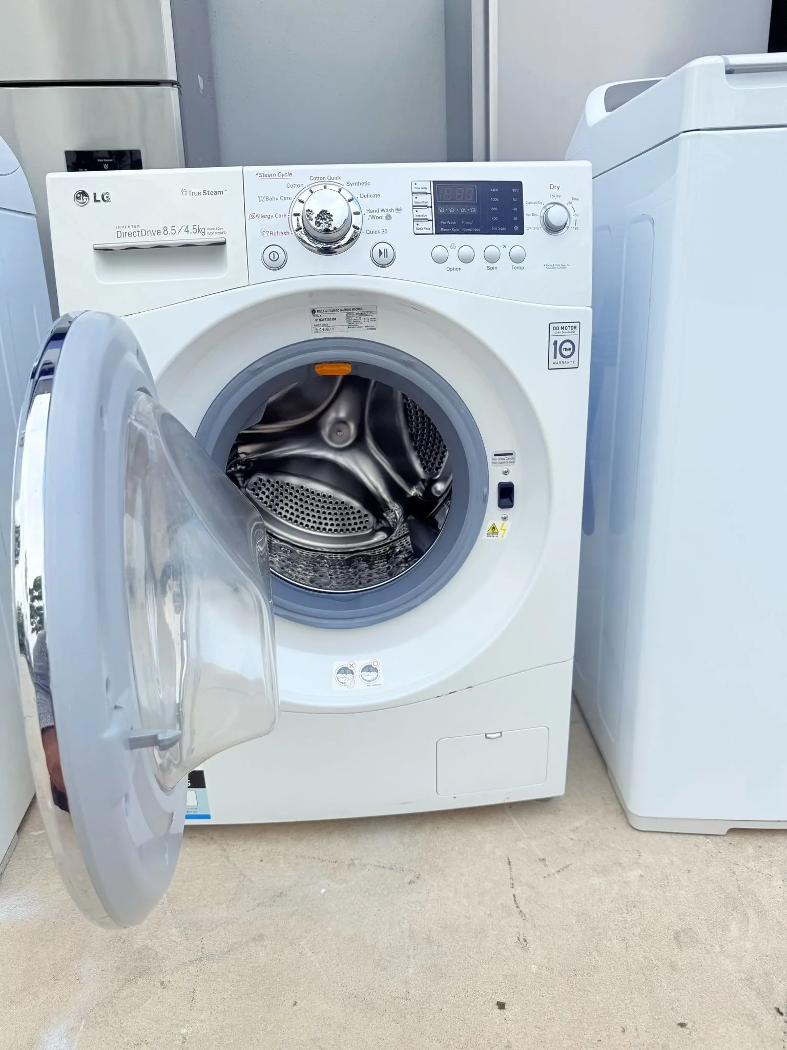 **LG 8.5KGS FRONT LOADER WASHING MACHINE & 4.5KGS DRYER COMBO**