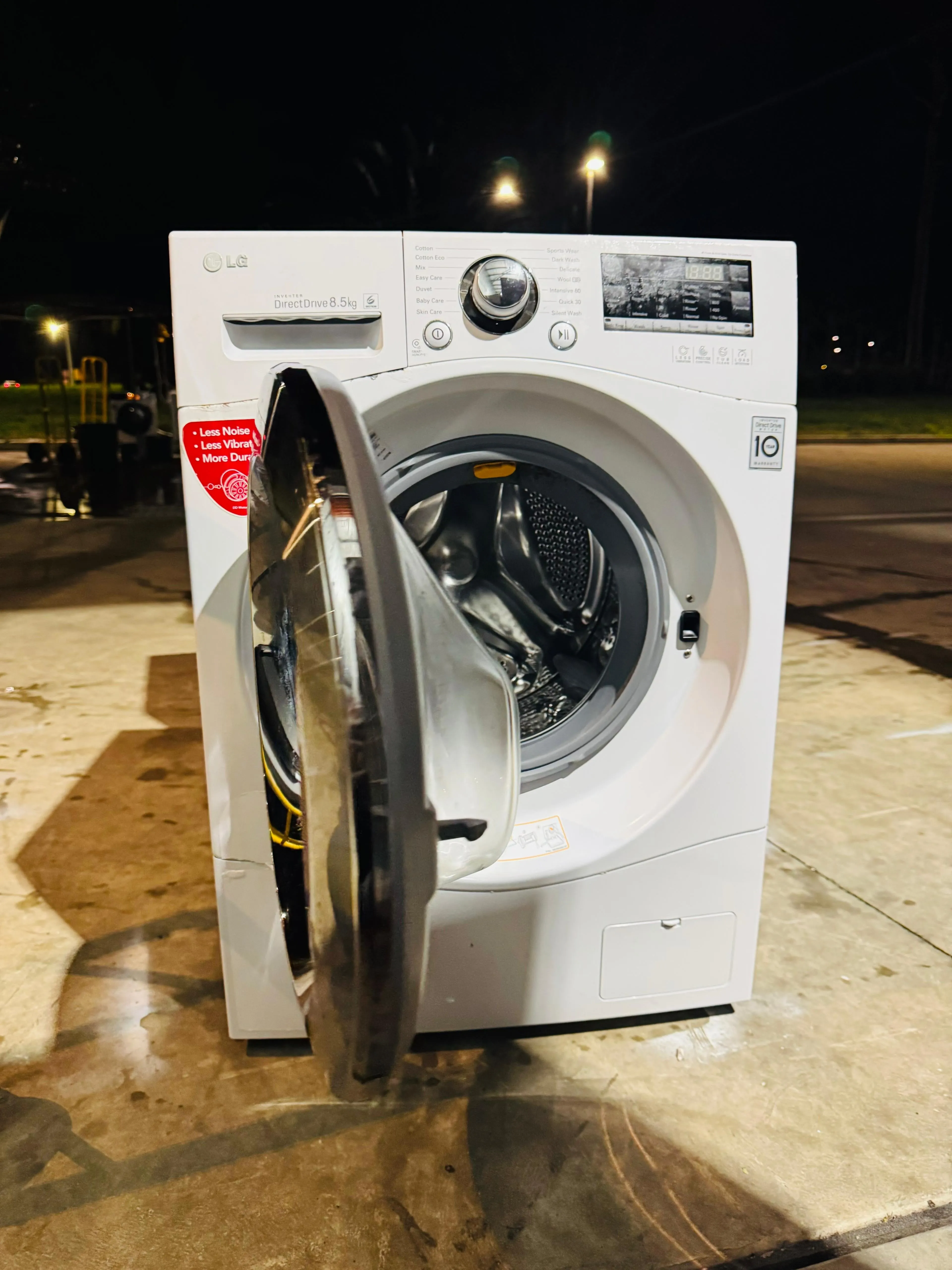 **LG 8.5KGS FRONT LOADER WASHING MACHINE**