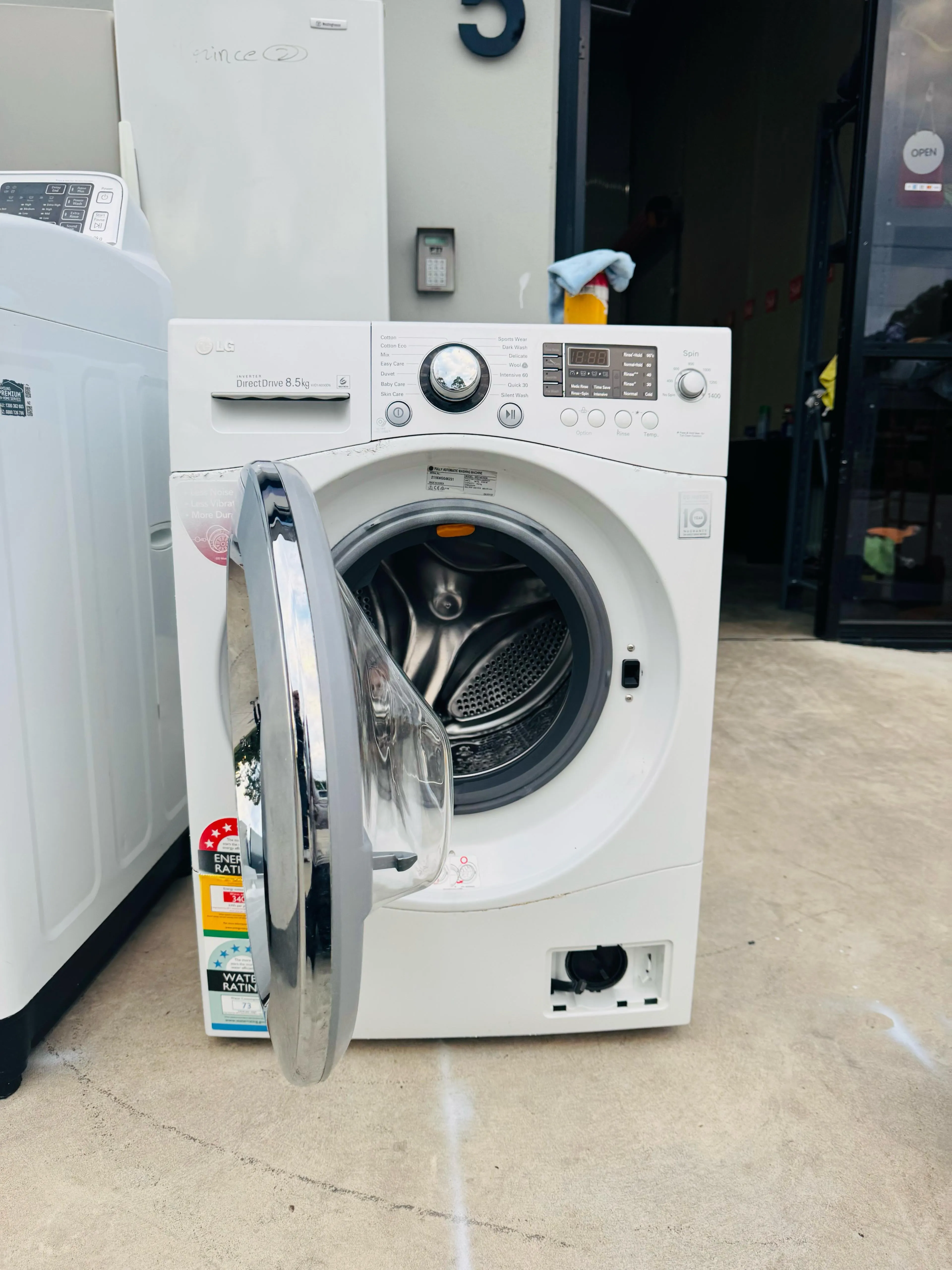 **LG 8.5KGS FRONT LOADER WASHING MACHINE**