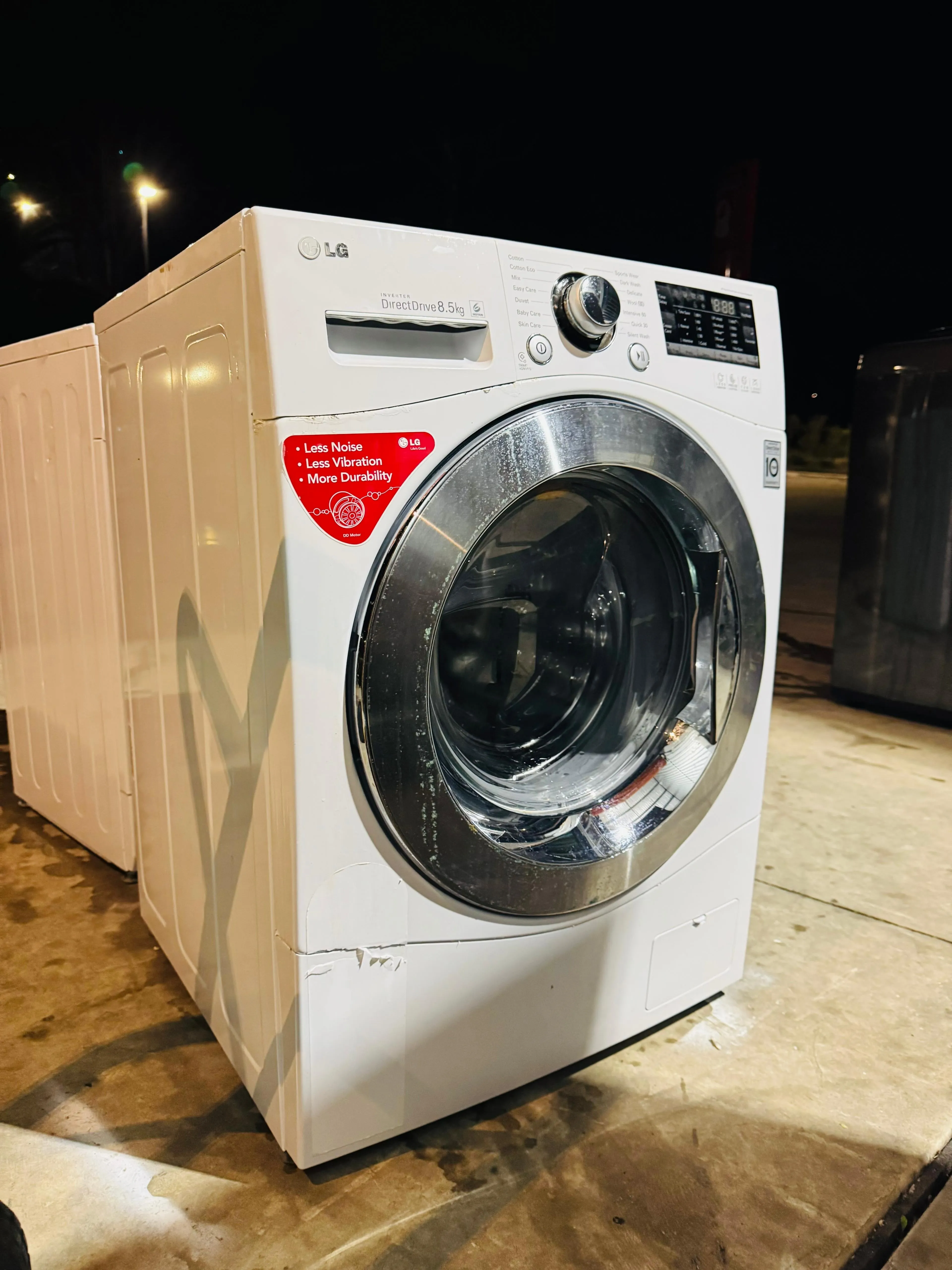 **LG 8.5KGS FRONT LOADER WASHING MACHINE**