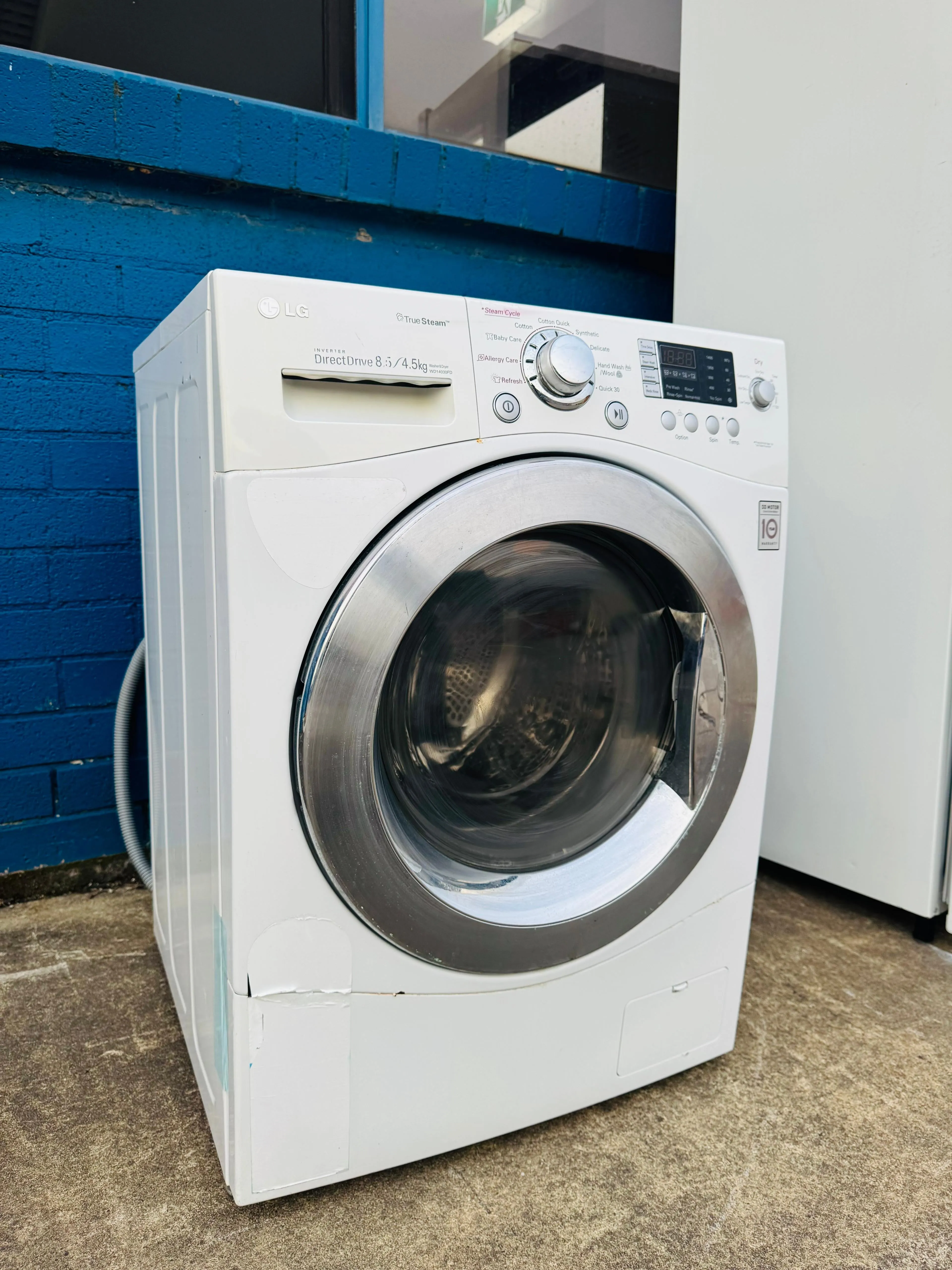 **LG 8.5KGS FRONT LOADER WASHING MACHINE**