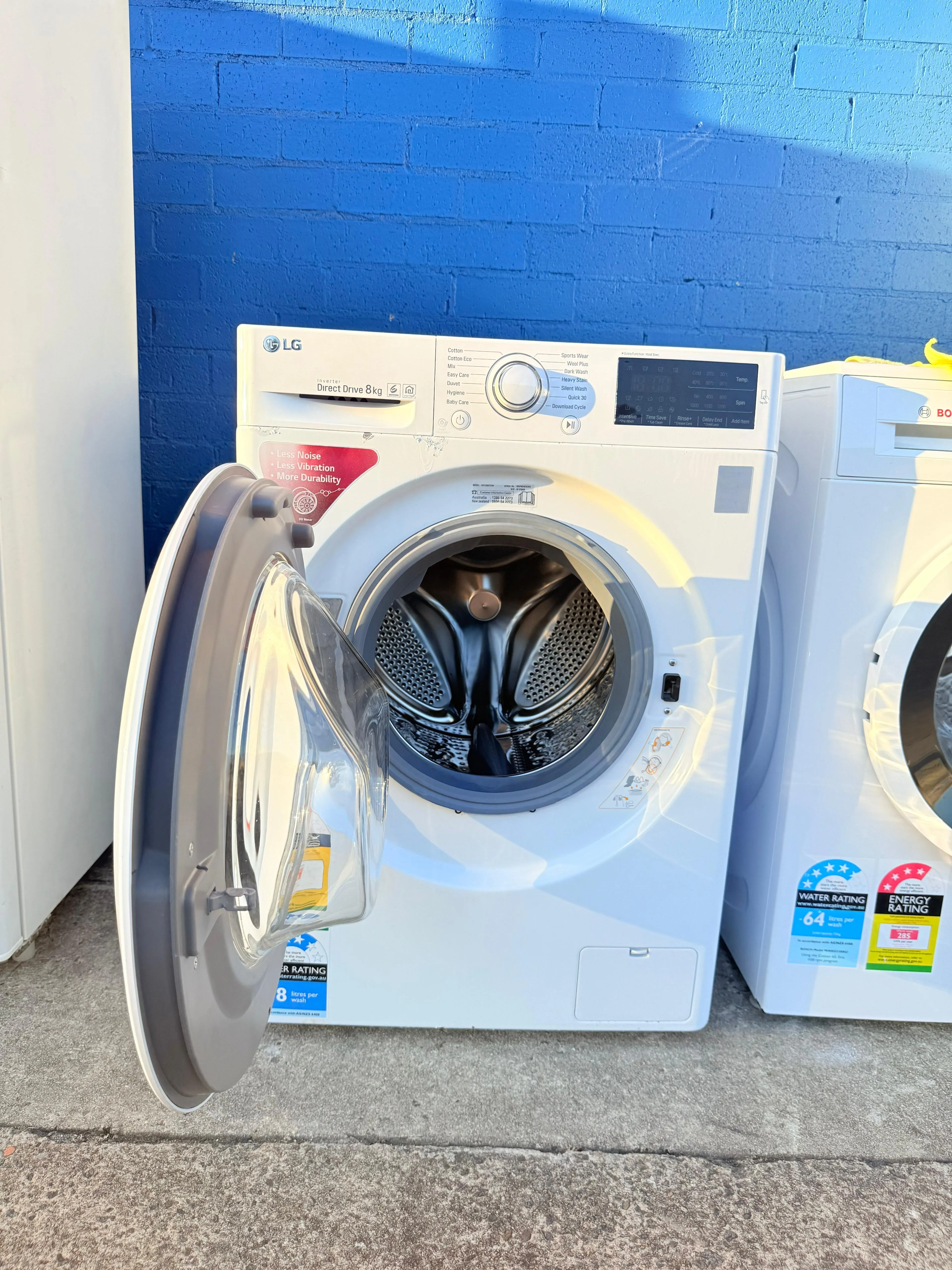 **LG 8KGS FRONT LOADER WASHING MACHINE**
