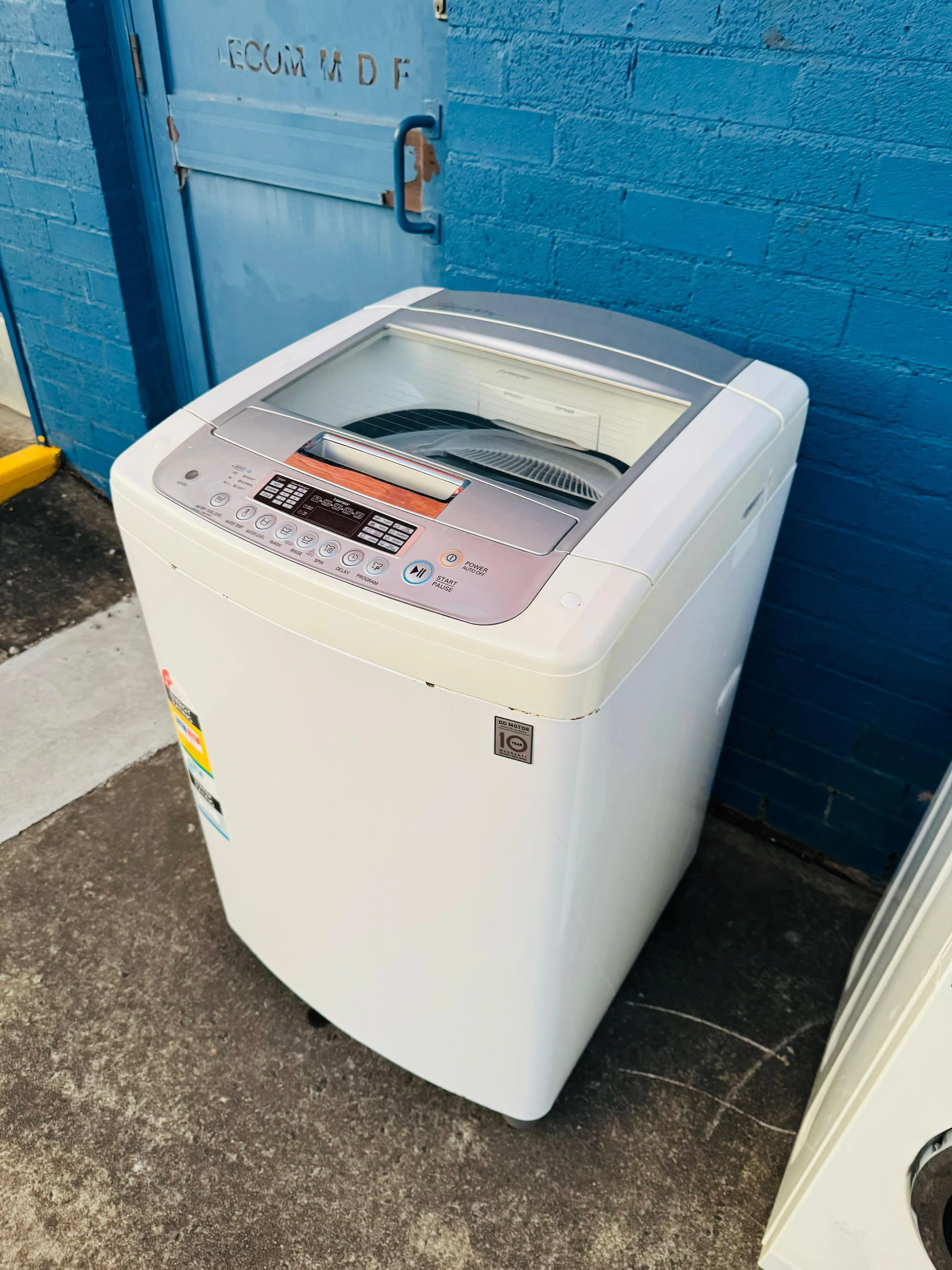 **LG 8KGS TOP LOADER WASHING MACHINE**