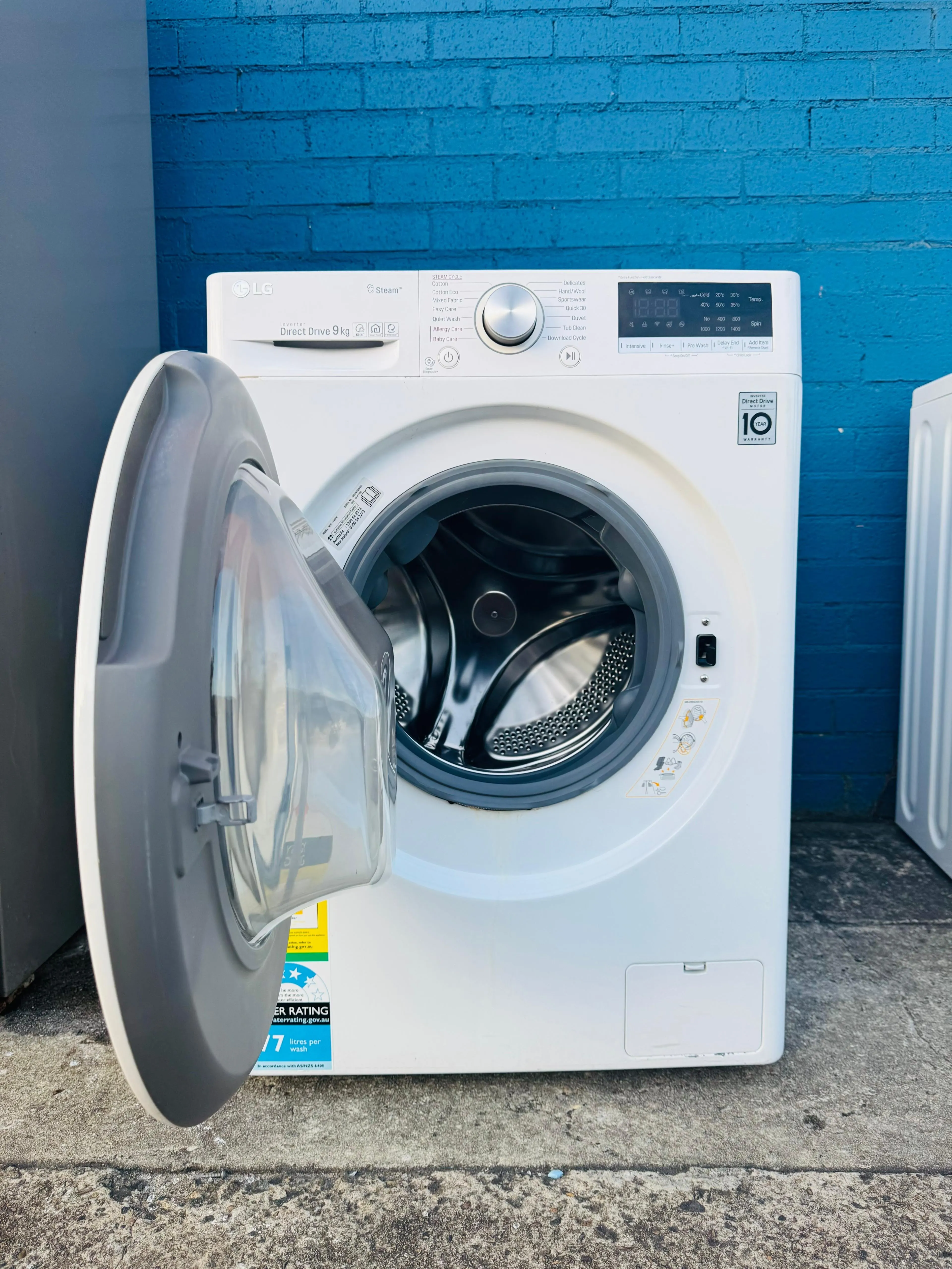 **LG 9KGS FRONT LOADER WASHING MACHINE**