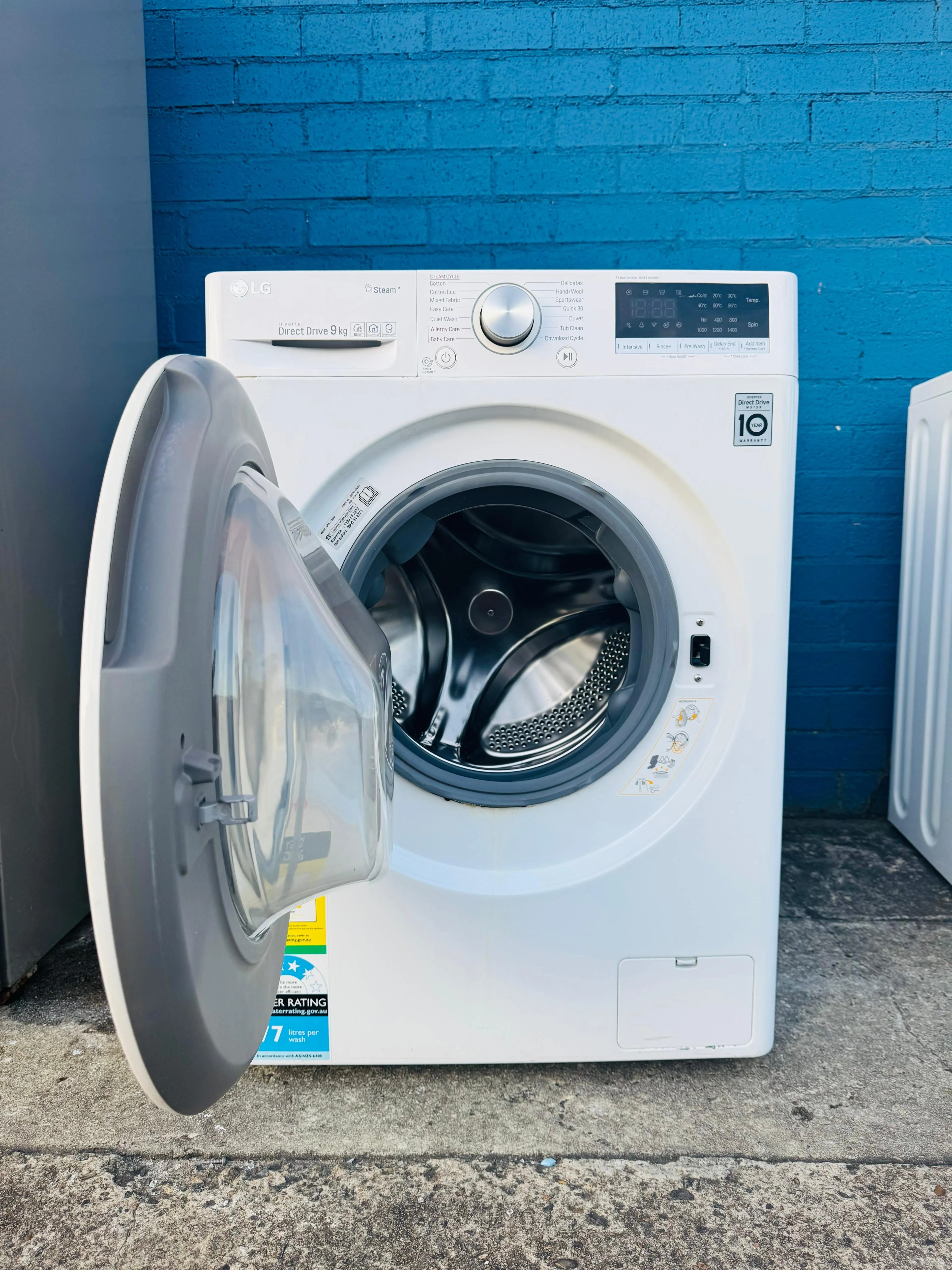 **LG 9KGS FRONT LOADER WASHING MACHINE**