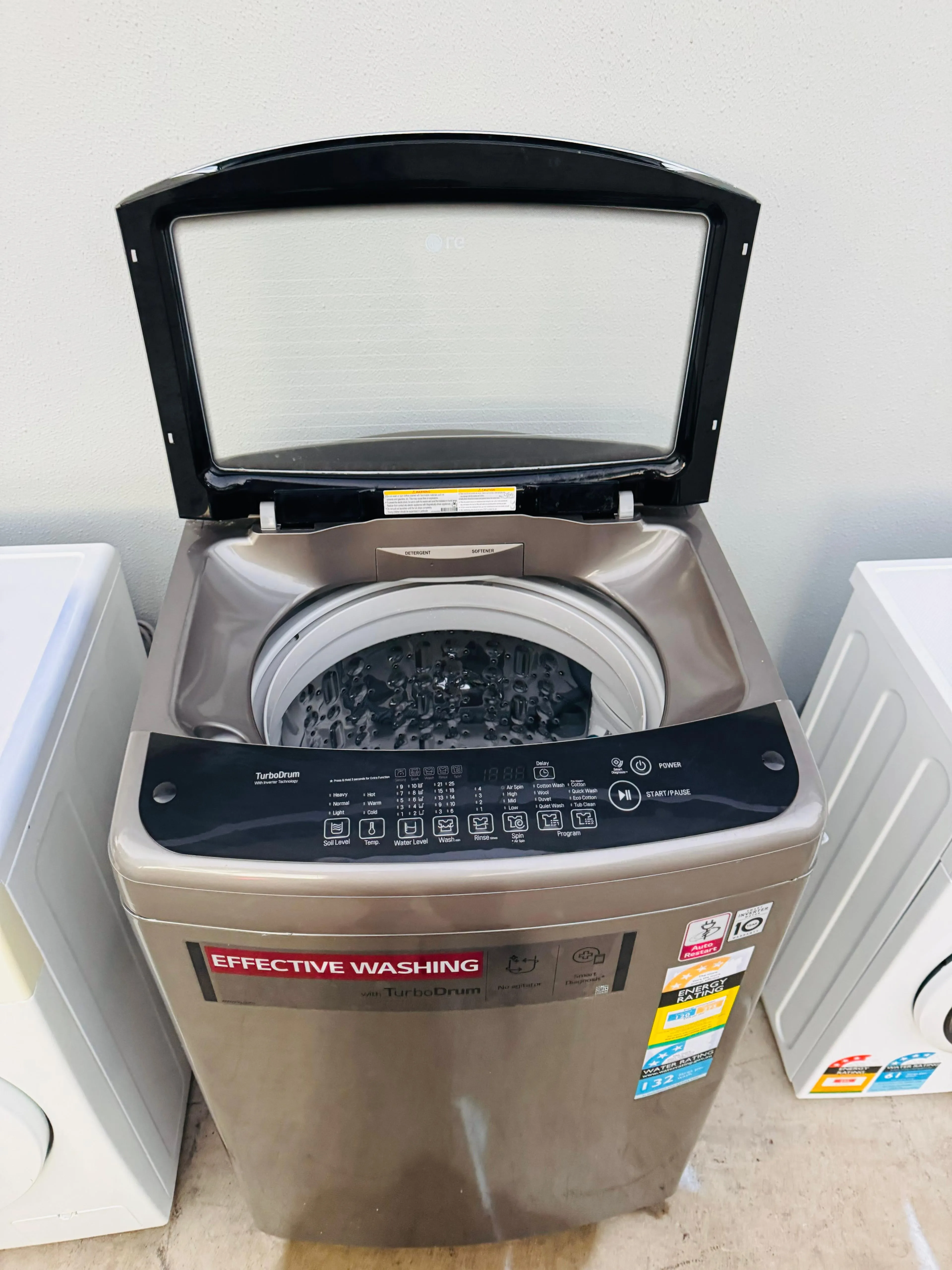 **LG 9KGS TOP LOADER WASHING MACHINE**