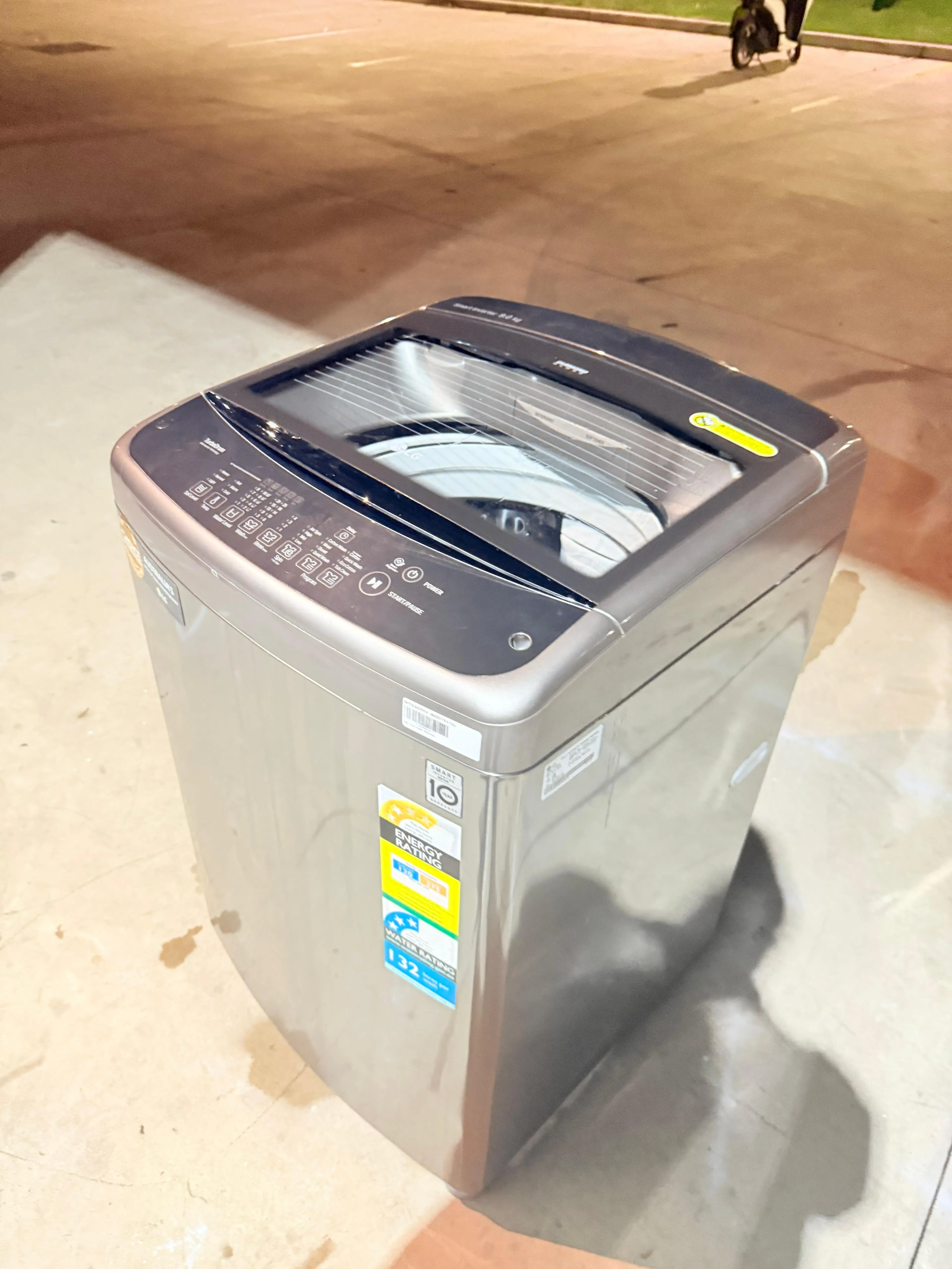 **LG 9KGS TOP LOADER WASHING MACHINE**