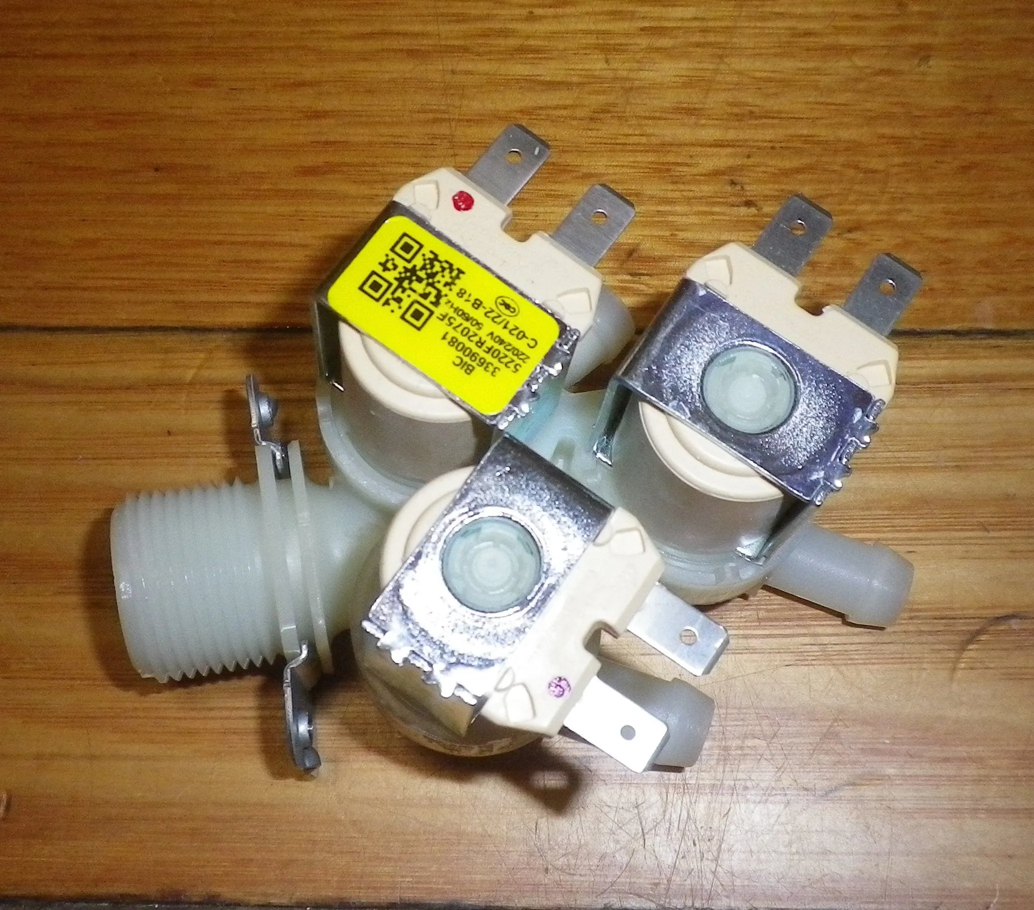 LG WD14060SD6 Triple Outlet 10mm Straight Inlet Valve - Part # 5220FR2075E