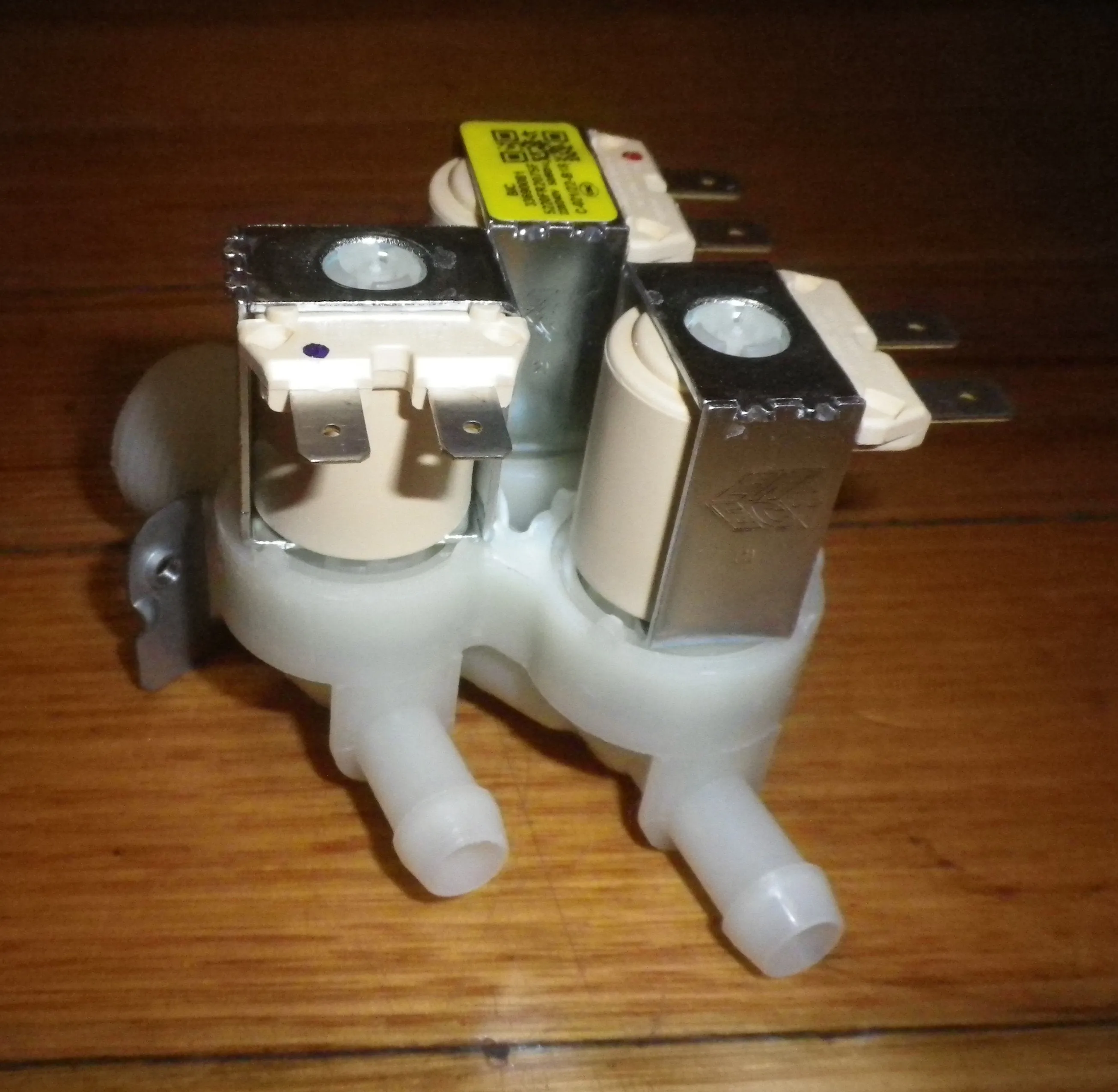 LG WD14060SD6 Triple Outlet 10mm Straight Inlet Valve - Part # 5220FR2075E