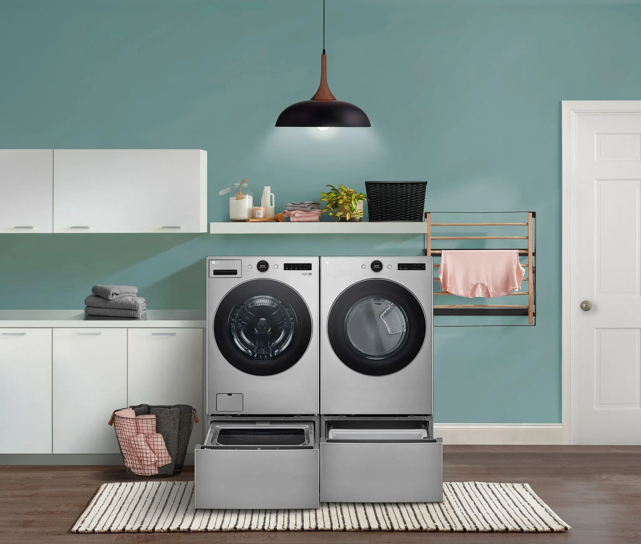 Lg WM5700HVA 4.5 Cu.Ft. Smart Front Load Washer With Turbowash 360(Degree), Built-In Intelligence And Ezdispense