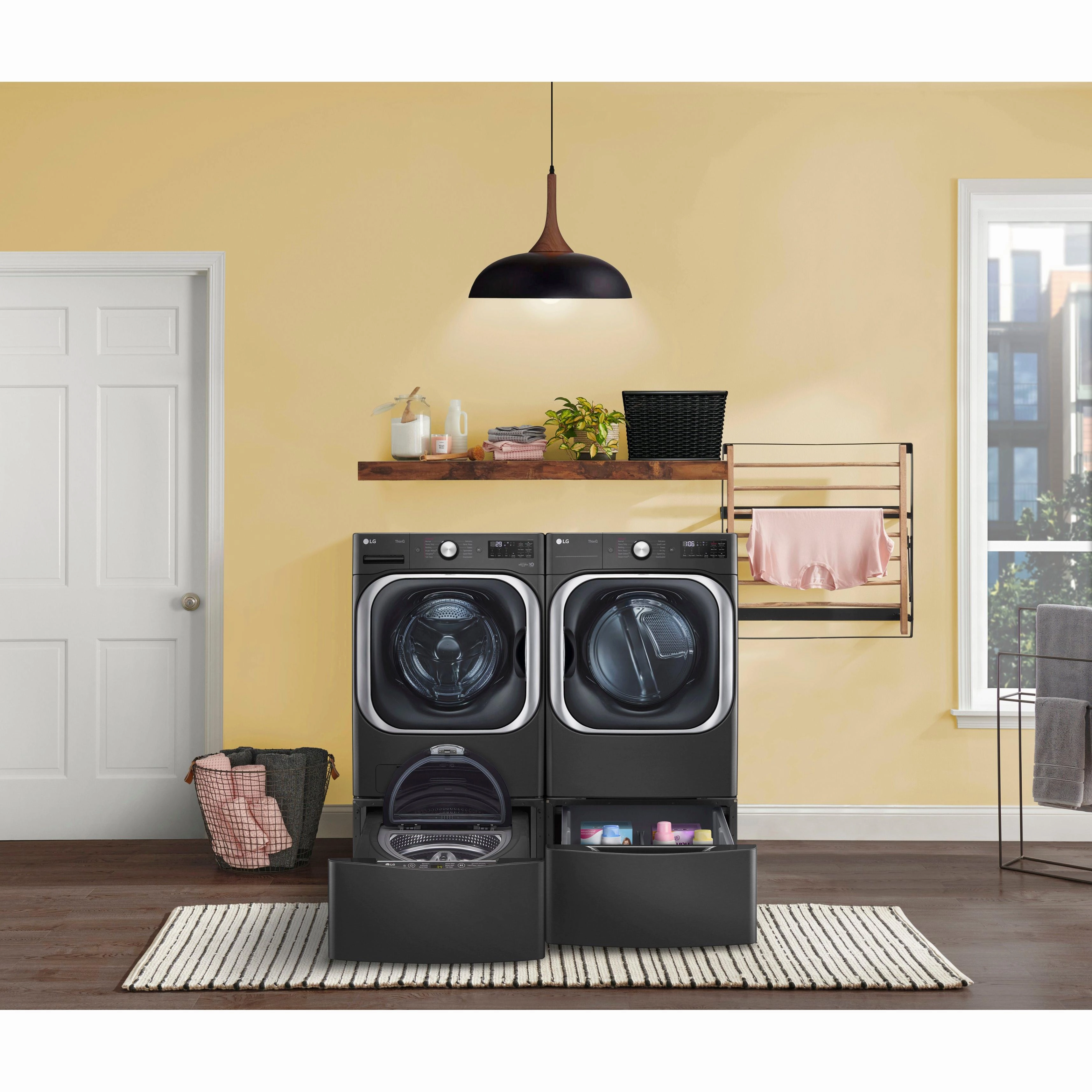LG 9.0 Cu. Ft. Electric Dryer with Steam and Built-In Intelligence DLEX8900B