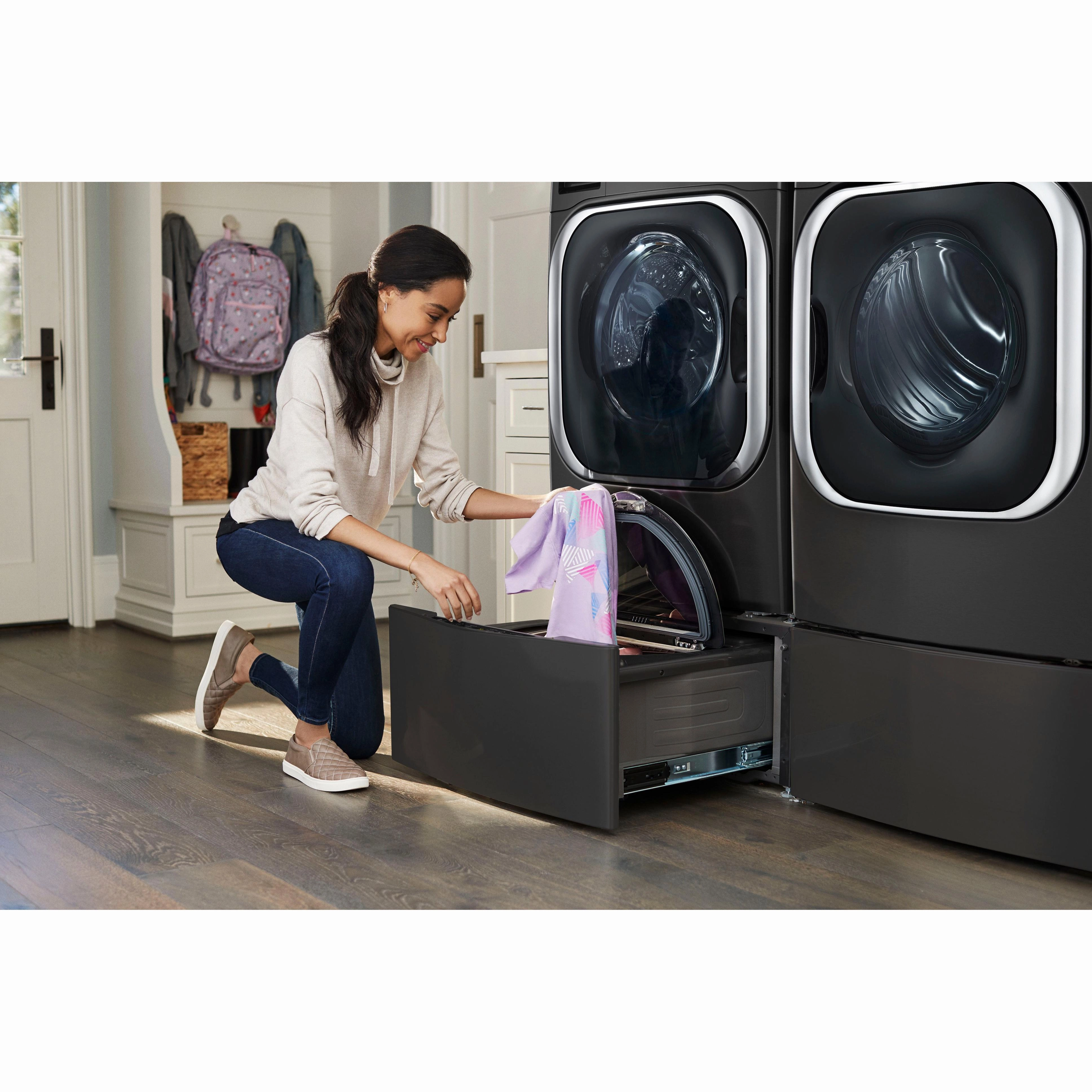 LG 9.0 Cu. Ft. Electric Dryer with Steam and Built-In Intelligence DLEX8900B