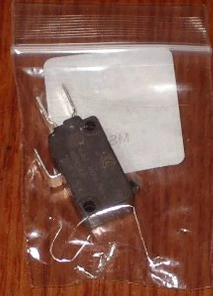 Light Action SPDT Honeywell Microswitch with 6.4mm Terminals - Part # MS301