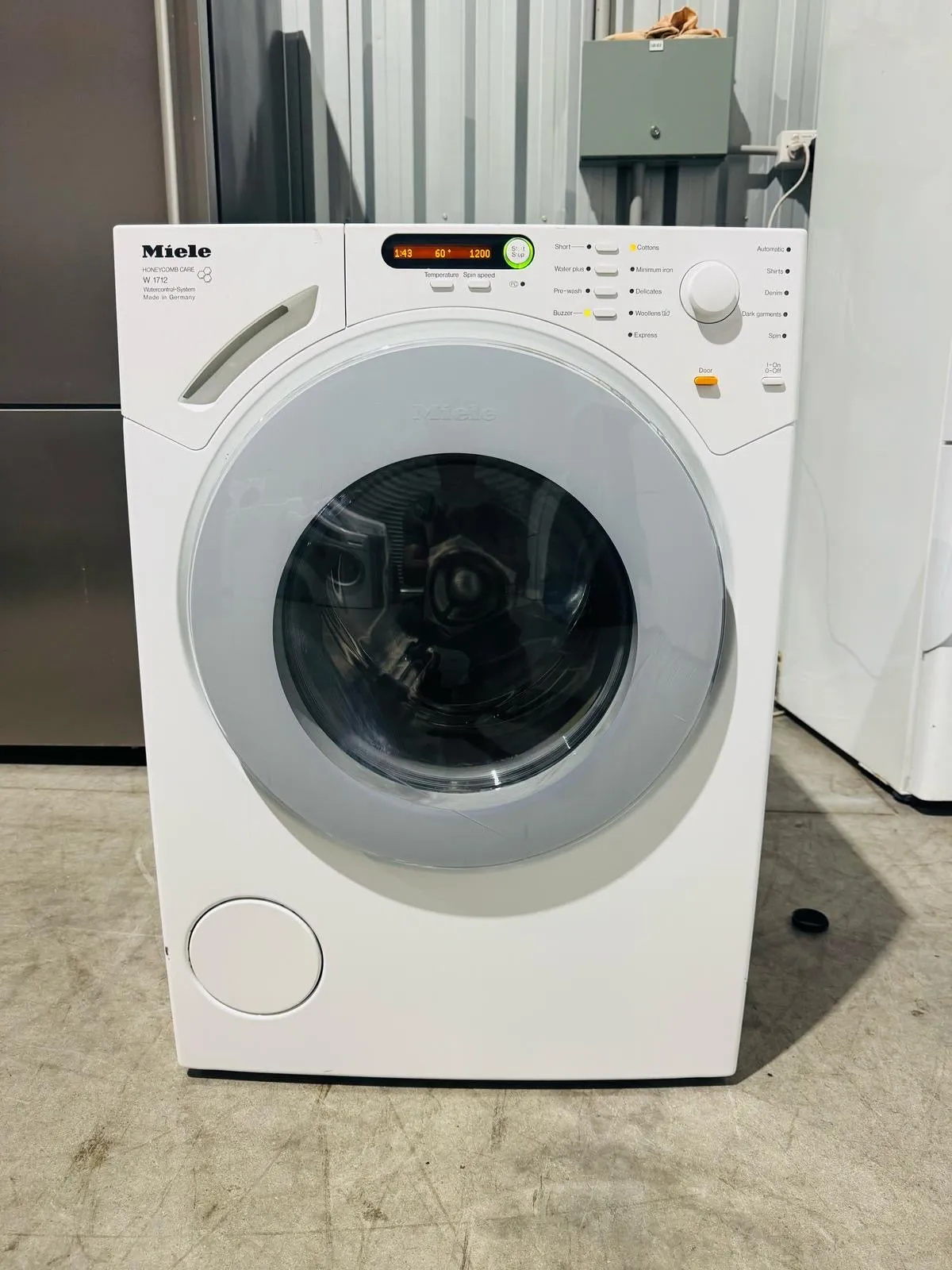 **MIELE 7 KGS FRONT LOADER WASHING MACHINE**