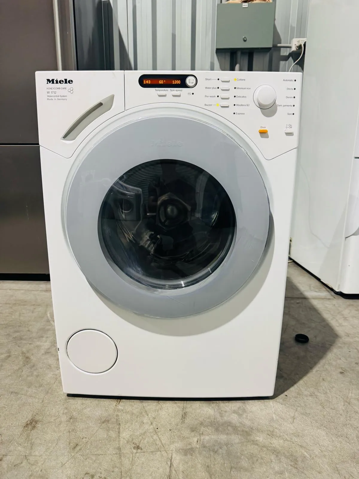 **MIELE 7 KGS FRONT LOADER WASHING MACHINE**