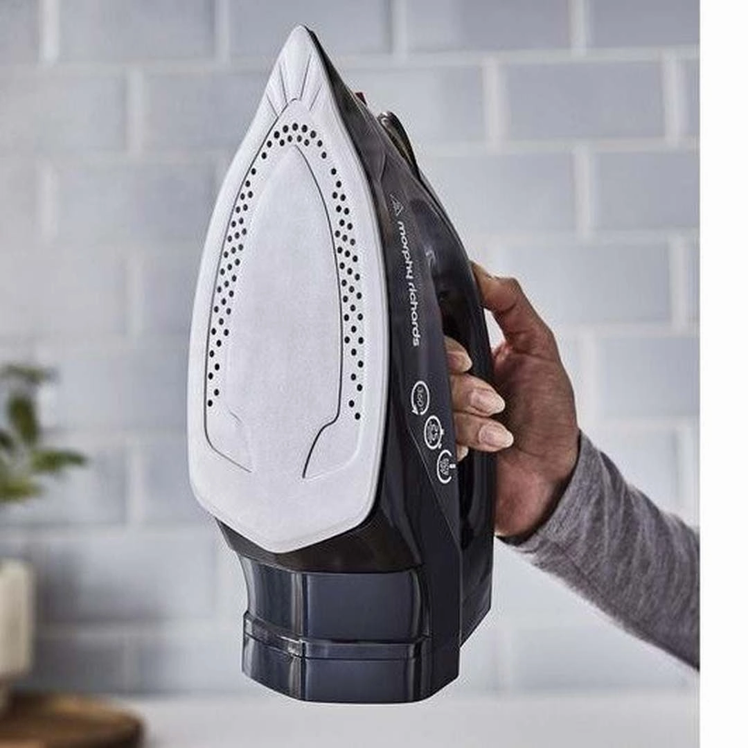 Morphy Richards EasyCharge Cordless Steam Iron | 303251