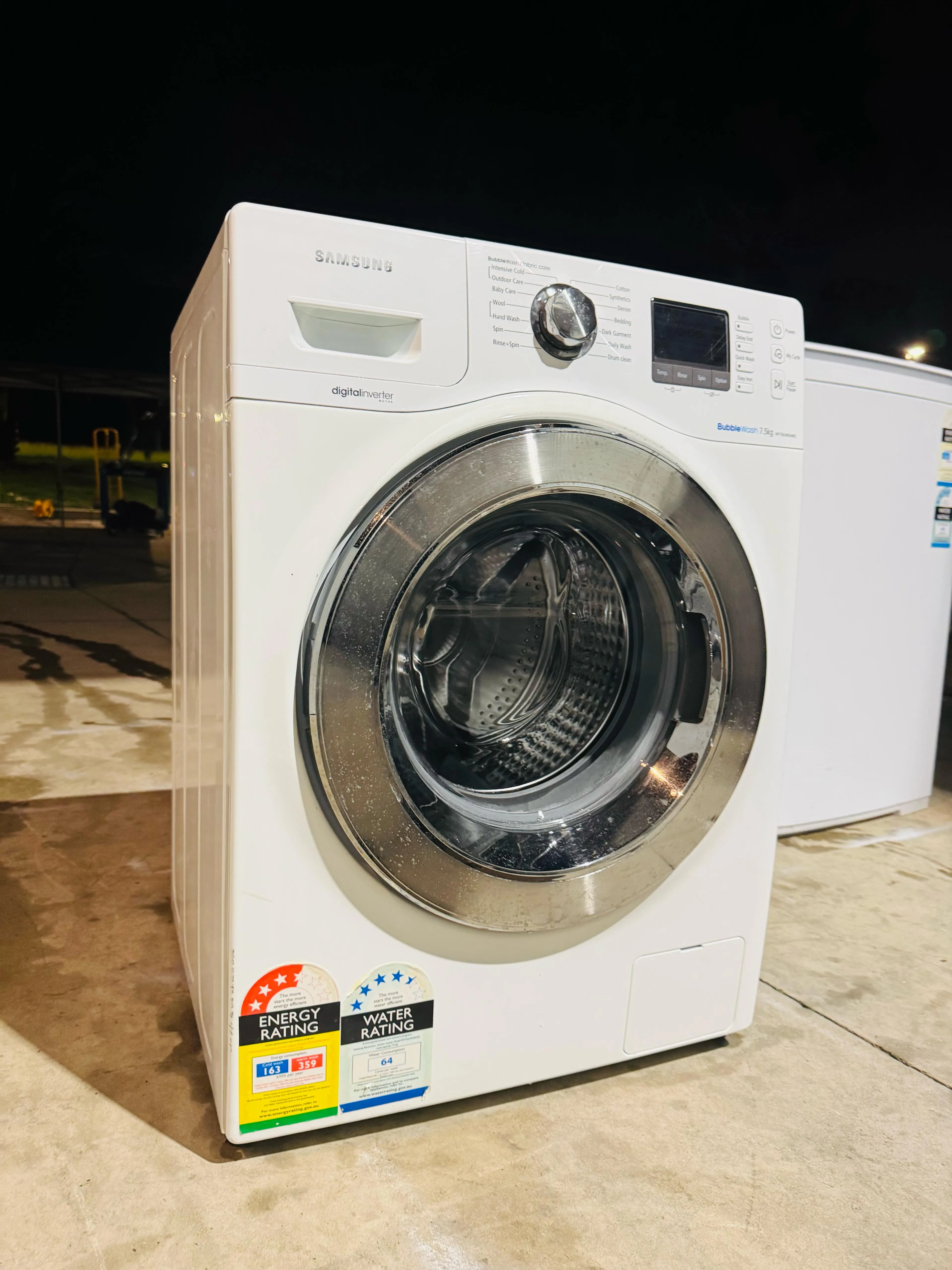 **SAMSUNG 7.5 KGS FRONT LOADER WASHING MACHINE** FREE DELIVERY