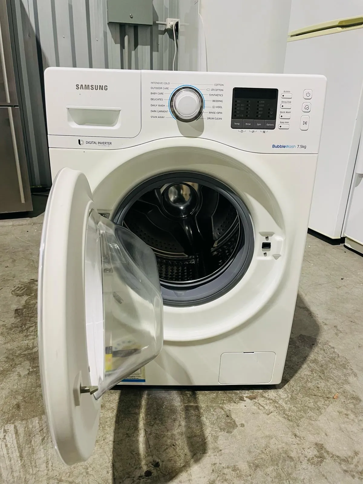 **SAMSUNG 7.5 KGS FRONT LOADER WASHING MACHINE**