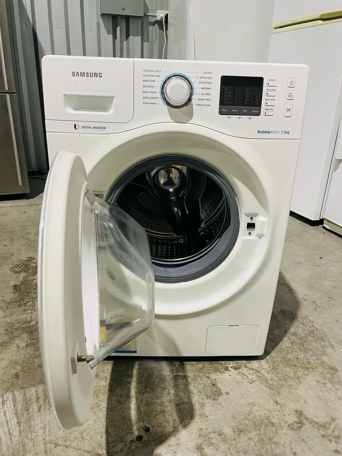 **SAMSUNG 7.5 KGS FRONT LOADER WASHING MACHINE**
