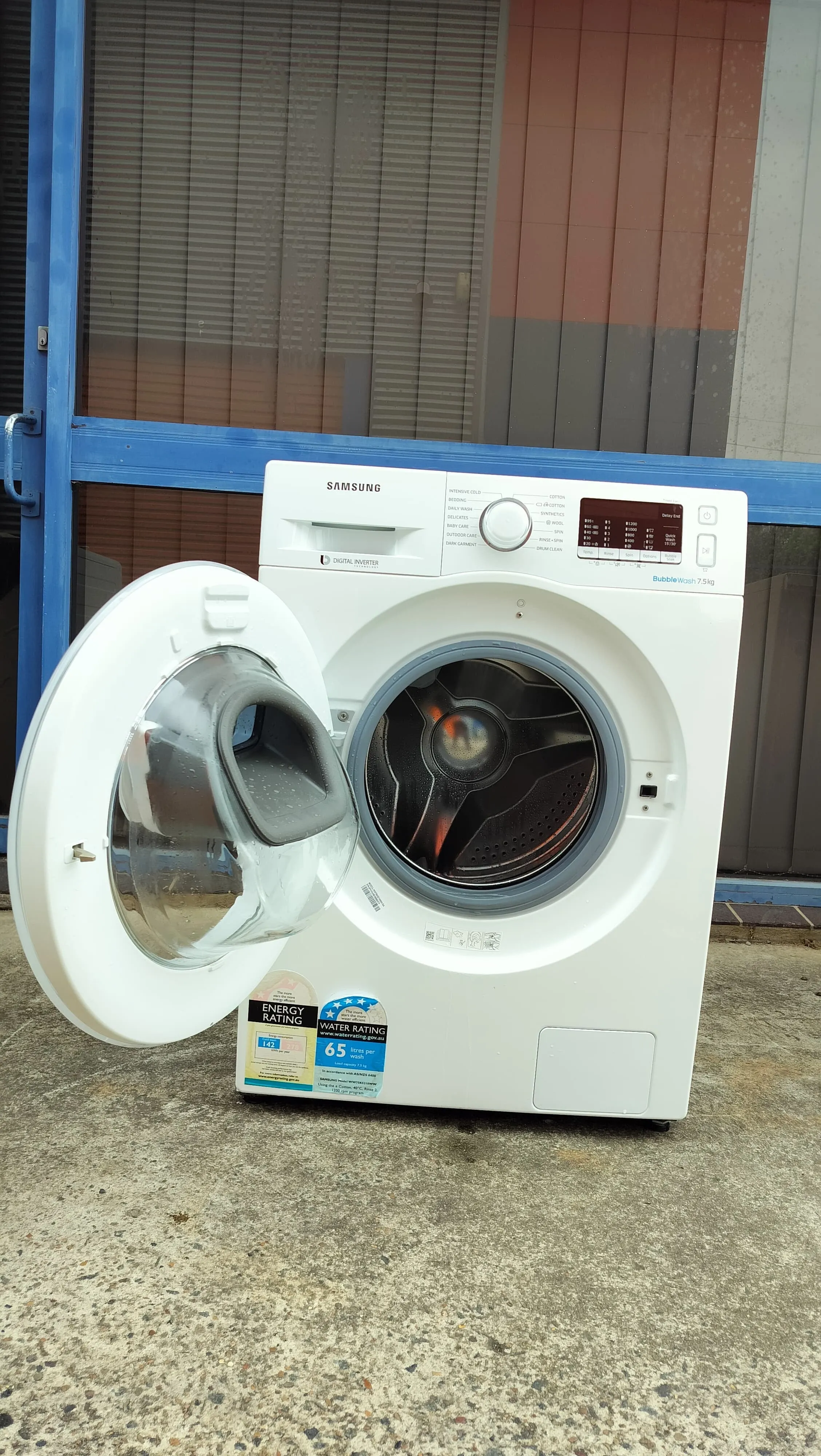 **SAMSUNG 7.5  KGS FRONT LOADER WASHING MACHINE**