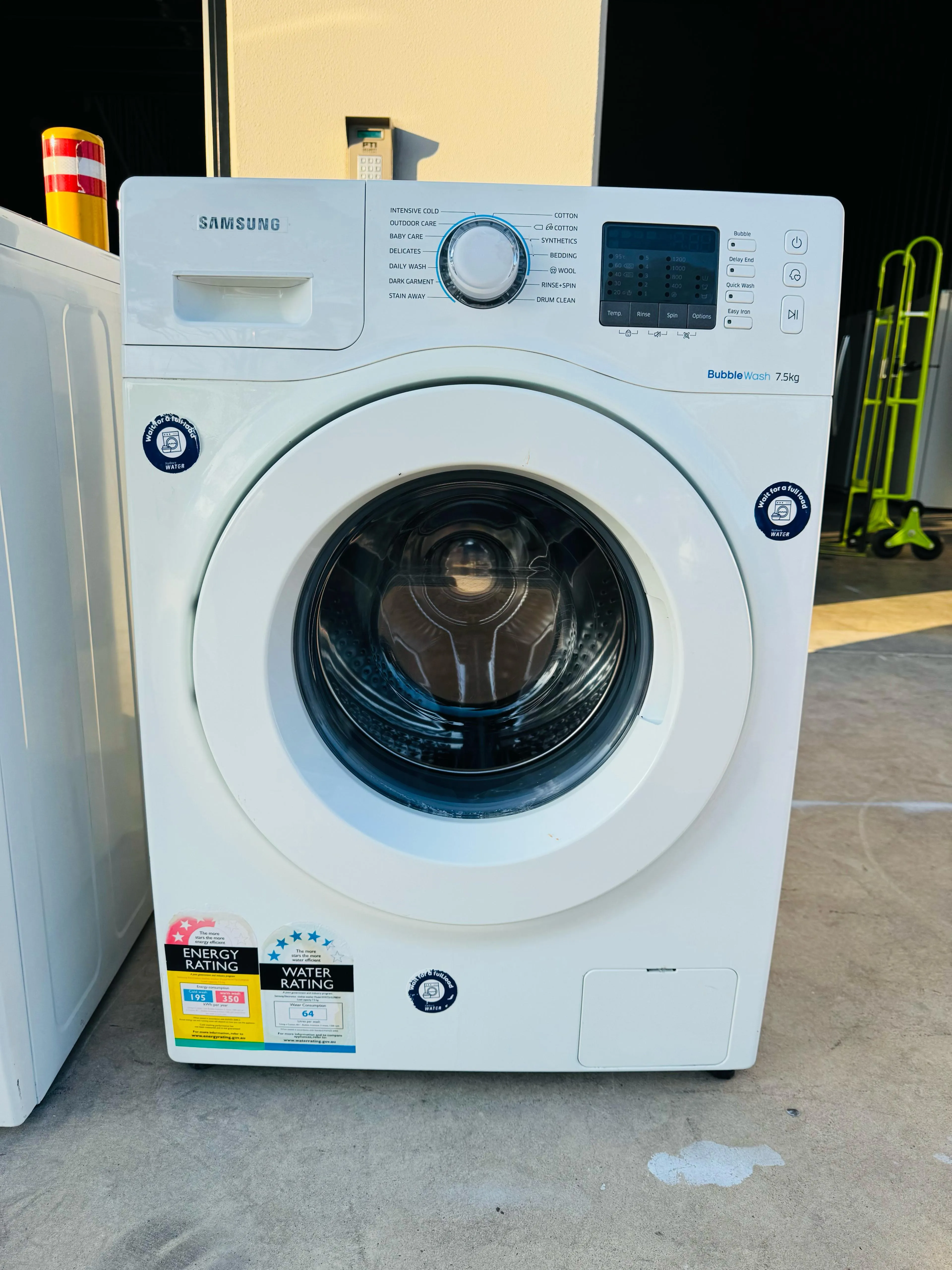 **SAMSUNG 7.5KGS FRONT LOADER WASHING MACHINE** FREE DELIVERY