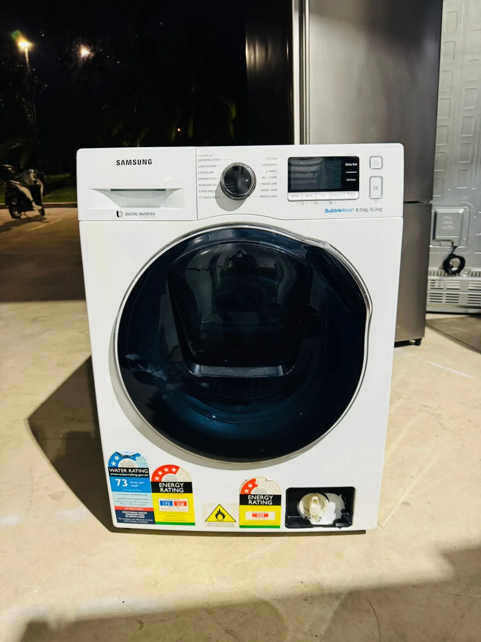 **Samsung 8.5 kgs washing machine and 6 kgs dryer combo**