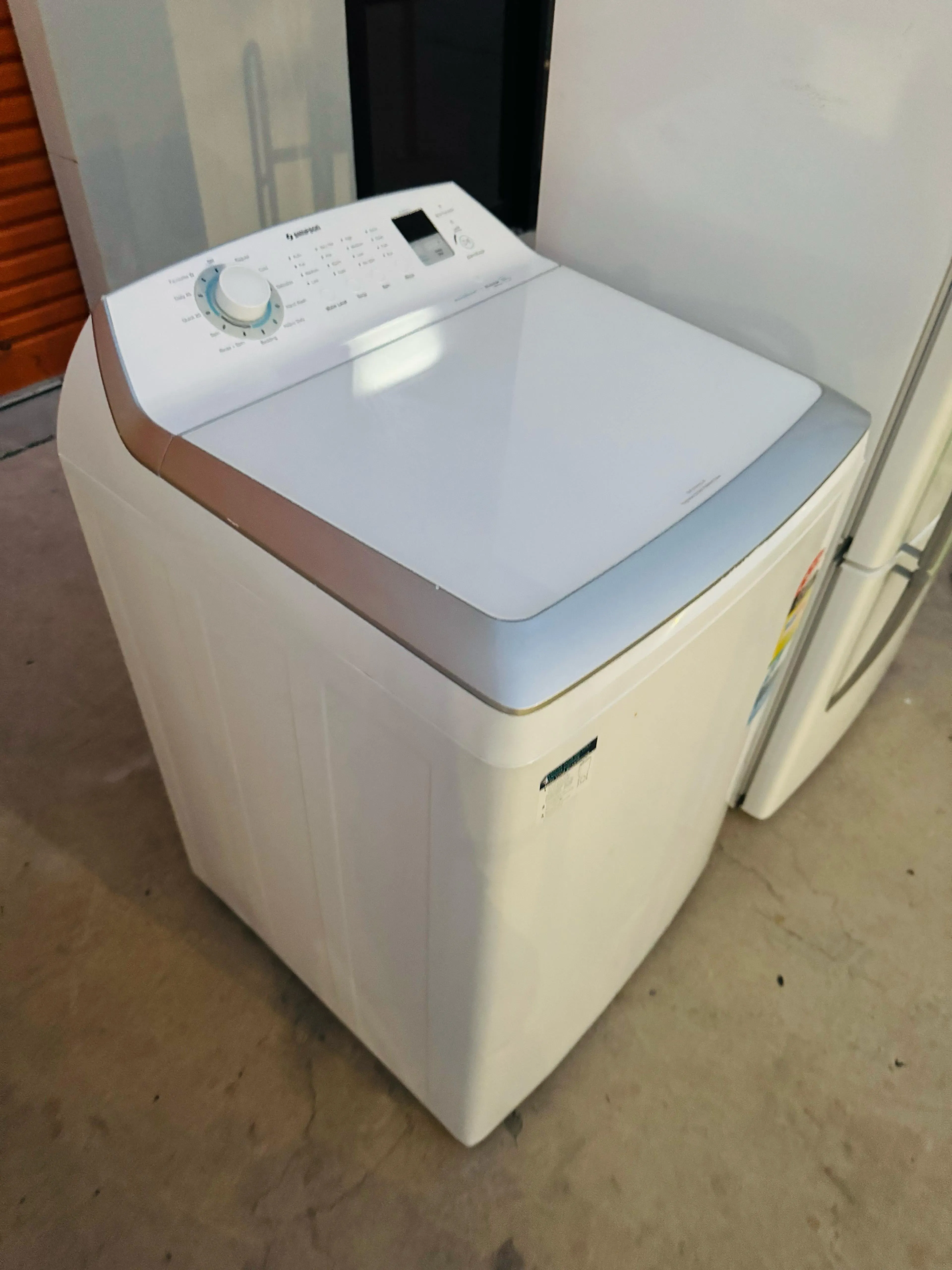 **SIMPSON 10KGS TOP LOADER WASHING MACHINE**