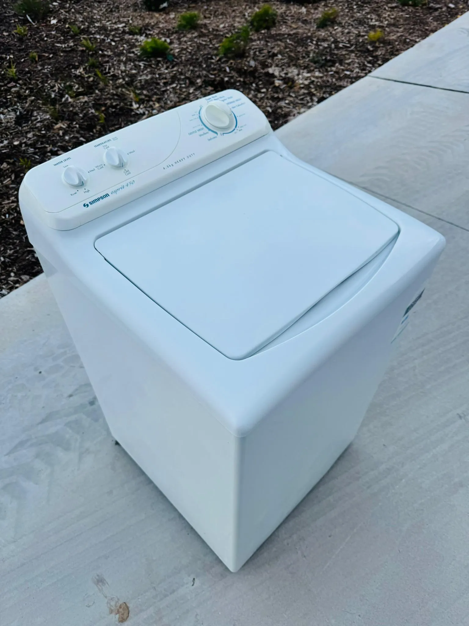**SIMPSON 4.5KGS TOP LOADER WASHING MACHINE**