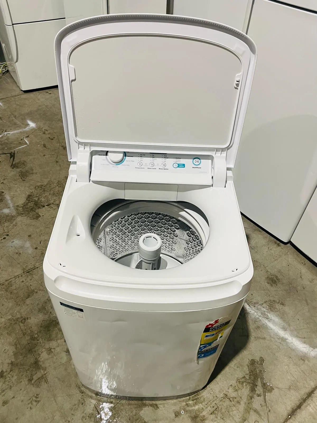 **SIMPSON 6 KGS TOP LOADER WASHING MACHINE**
