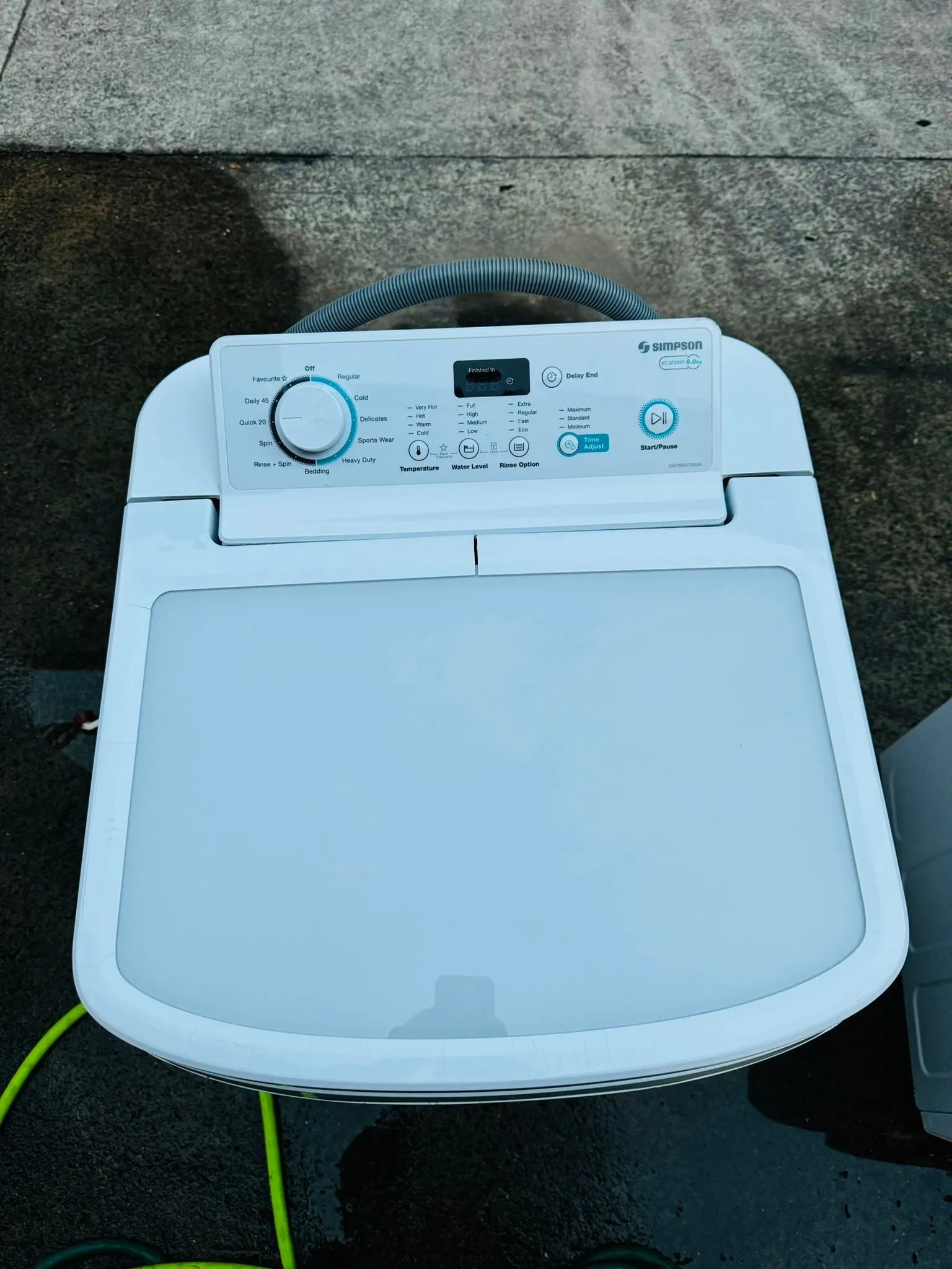 **SIMPSON 6KG TOP LOADER WASHING MACHINE**