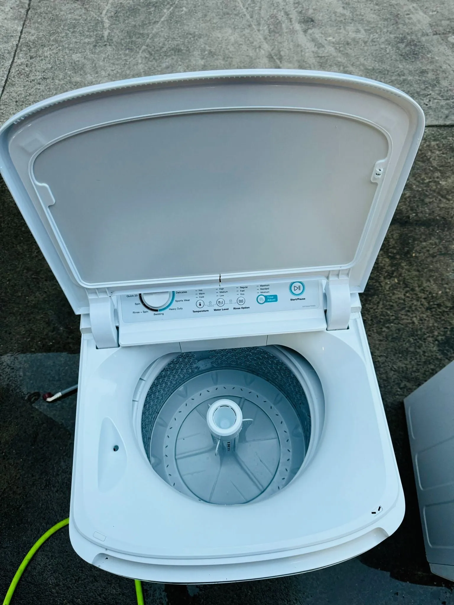 **SIMPSON 6KG TOP LOADER WASHING MACHINE**