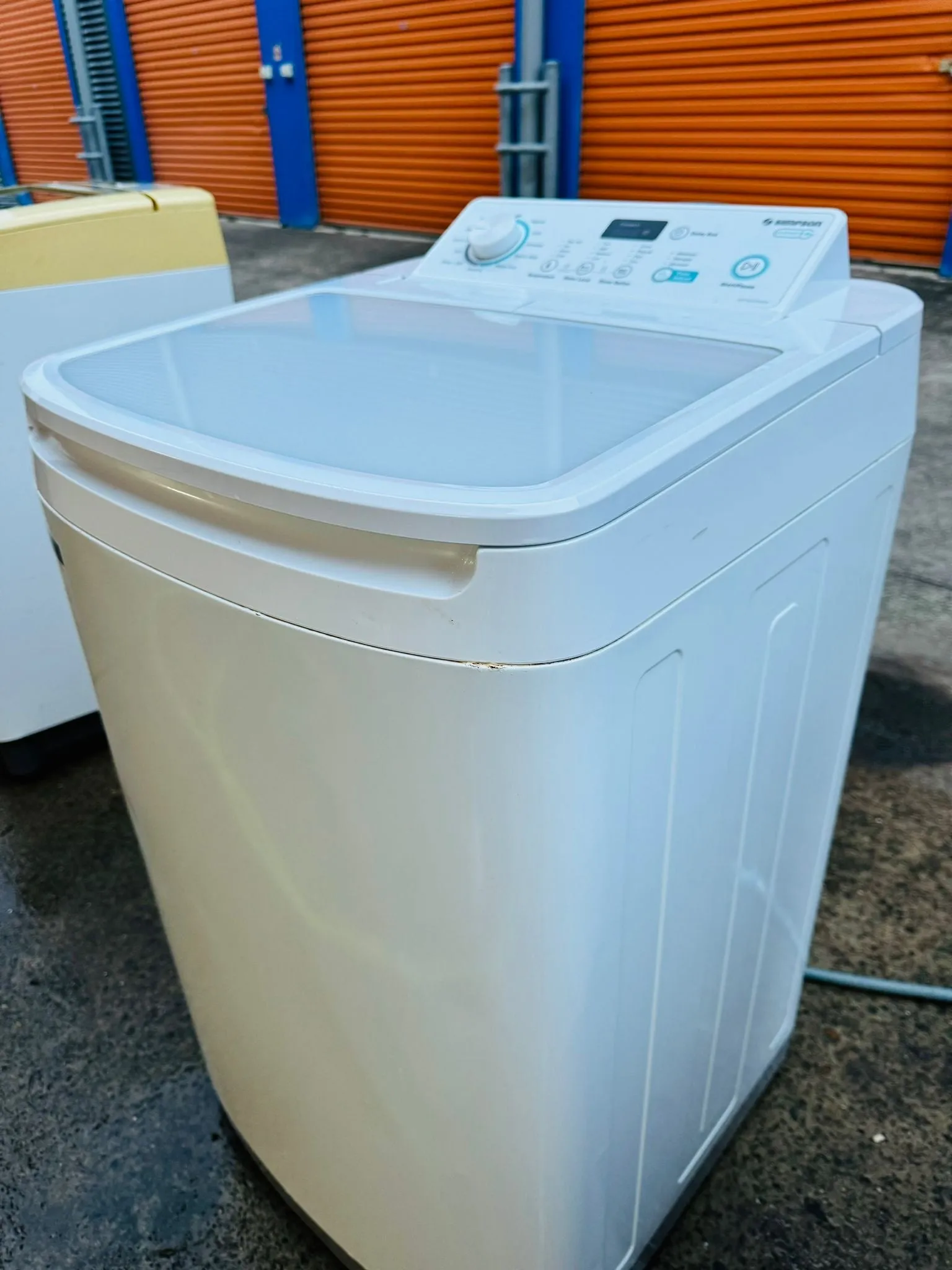 **SIMPSON 6KG TOP LOADER WASHING MACHINE**