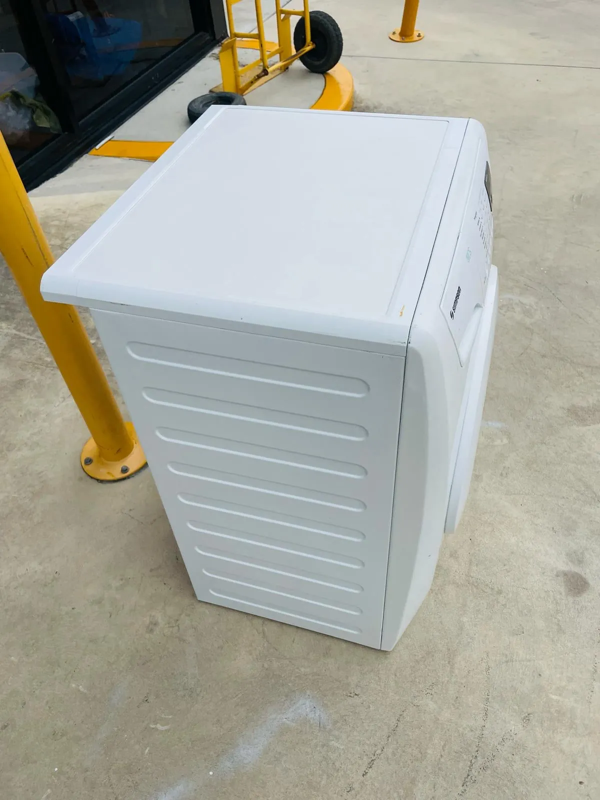 **SIMPSON 7 KGS FRONT LOADER WASHING MACHINE**