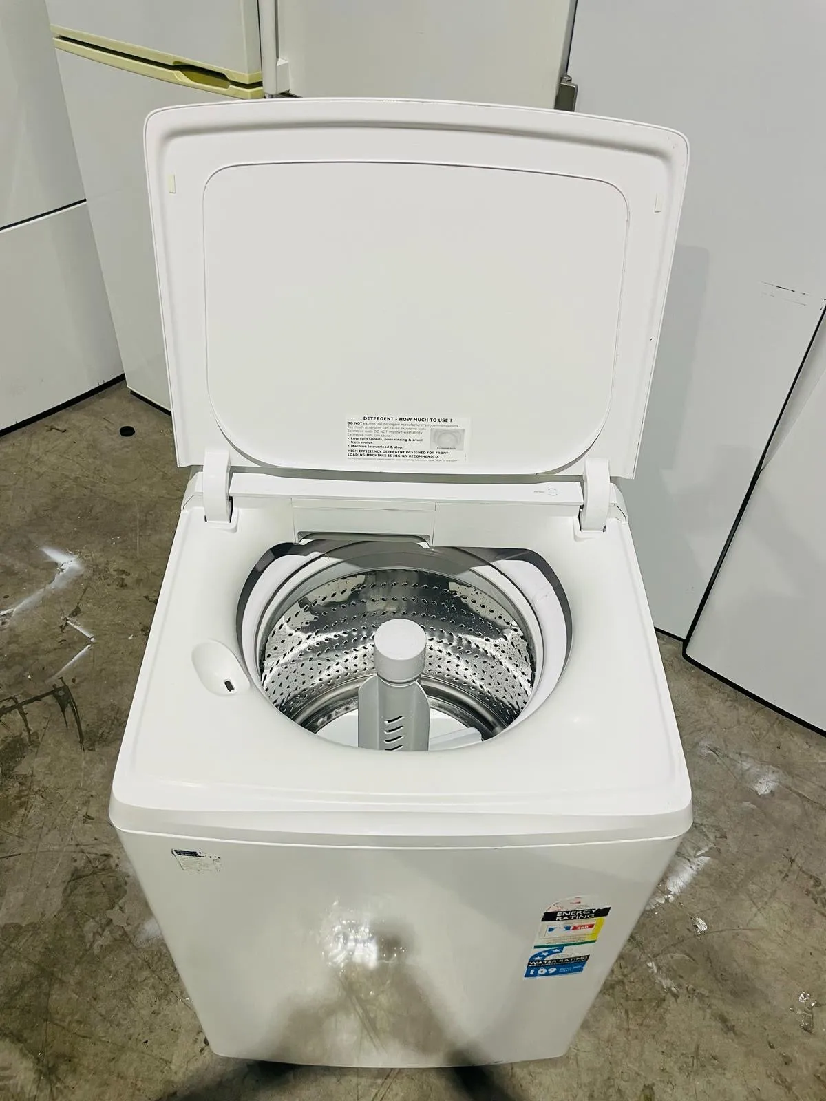 **SIMPSON 8 KGS TOP LOADER WASHING MACHINE**