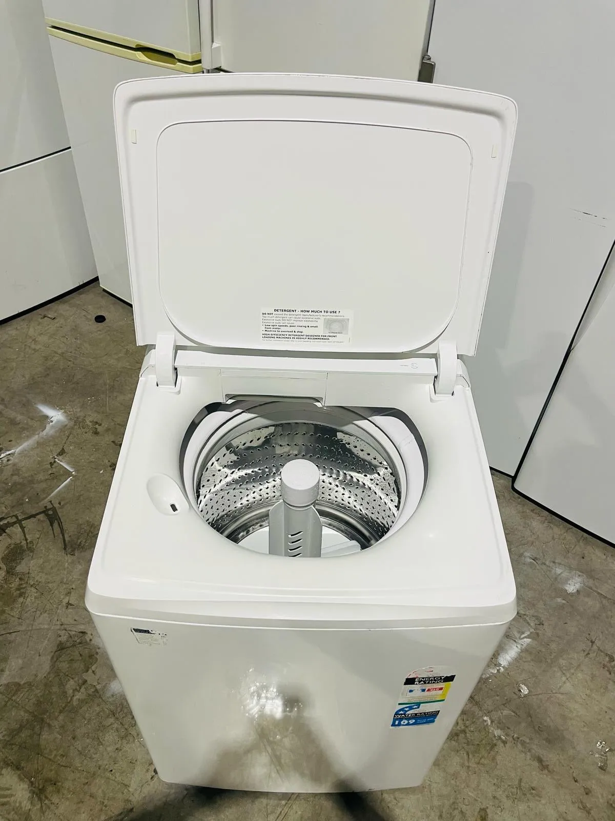 **SIMPSON 8 KGS TOP LOADER WASHING MACHINE**