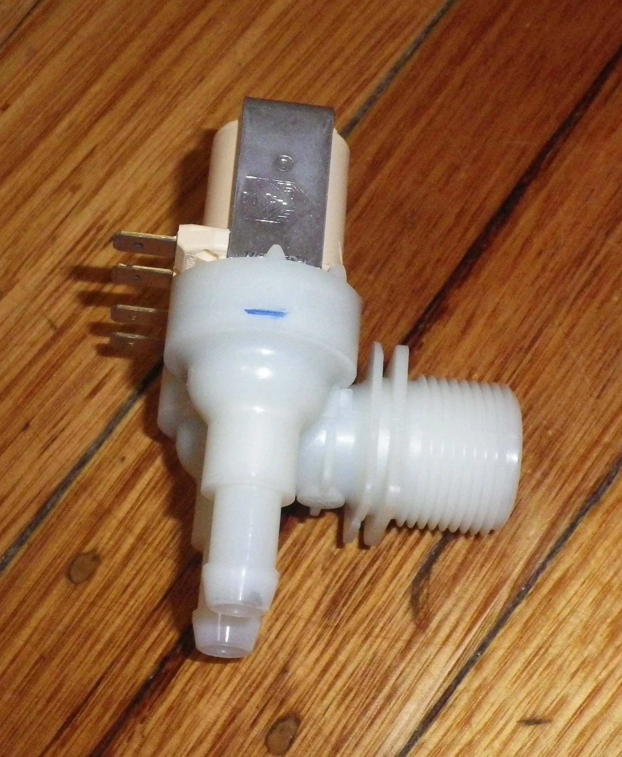 Simpson, Electrolux Dual Outlet 10mm Right-Angled Inlet Valve - Part # 8581190308107
