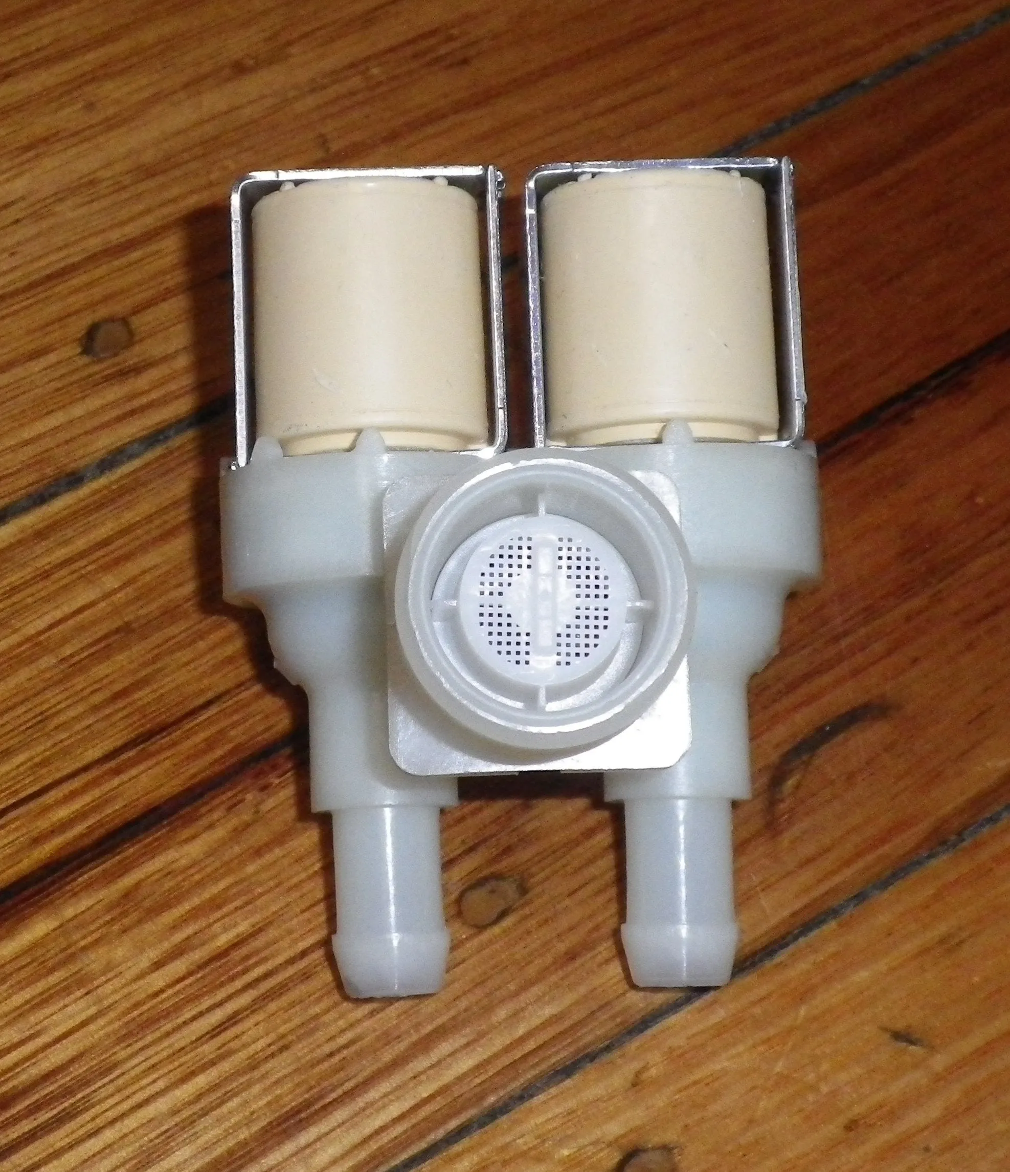 Simpson, Electrolux Dual Outlet 10mm Right-Angled Inlet Valve - Part # 8581190308107