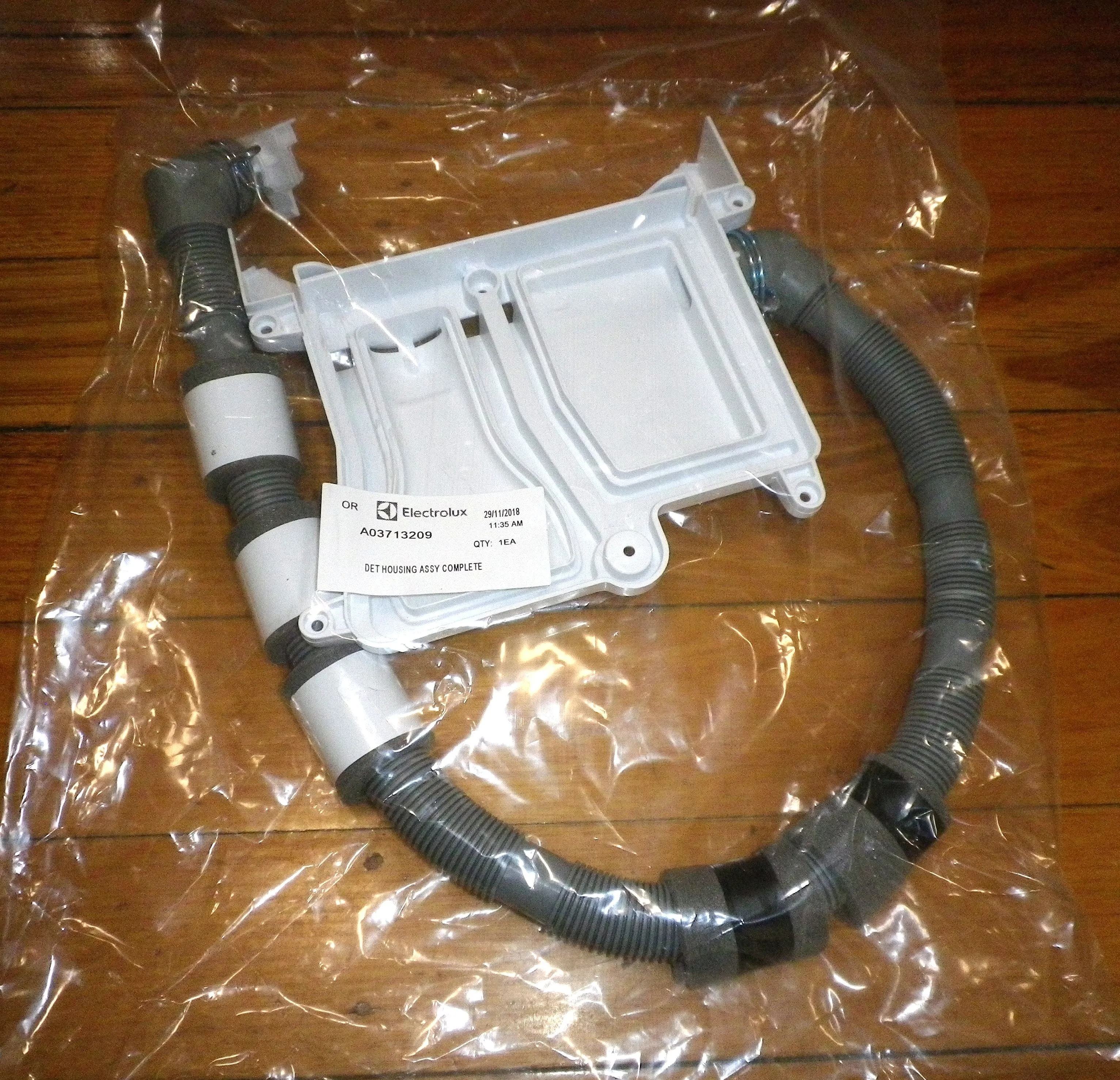 Simpson SWT1043, SWT8043 Top Load Washer Dispensor to Tub Hose - Part # 140037132093