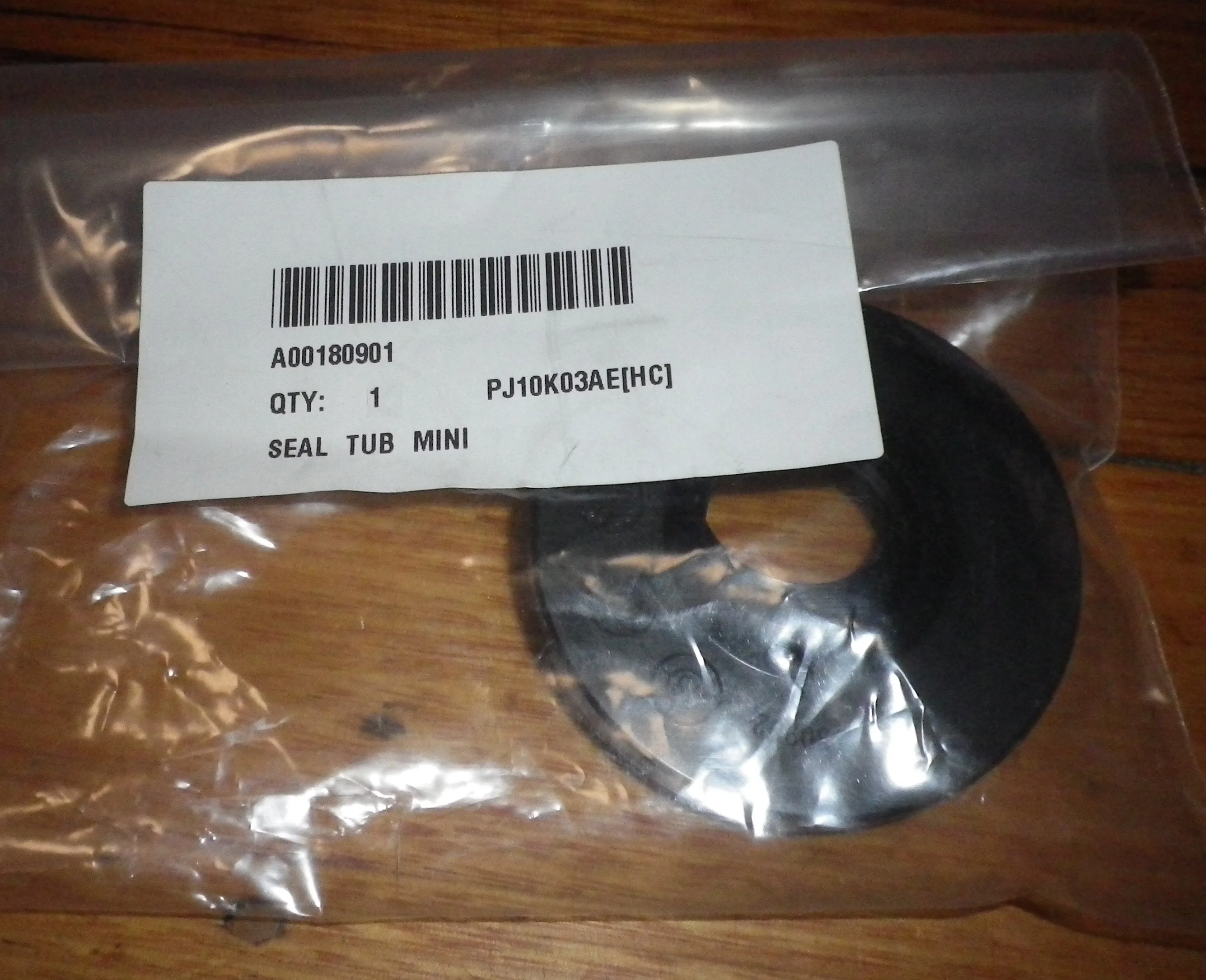 Simpson SWT6541 Medium Top Loader Main Tub Seal - Part # A00180901