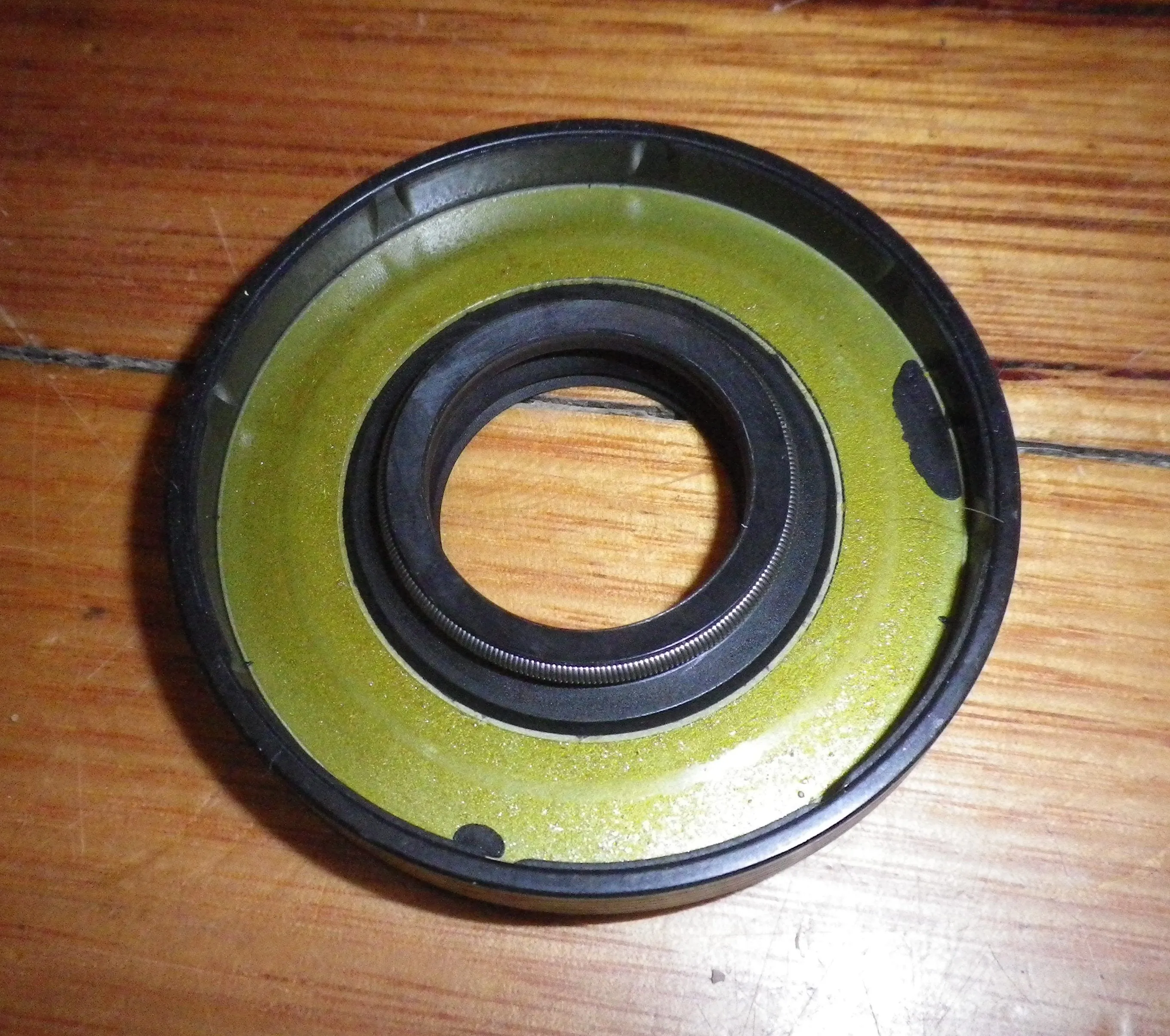 Simpson SWT6541 Medium Top Loader Main Tub Seal - Part # A00180901