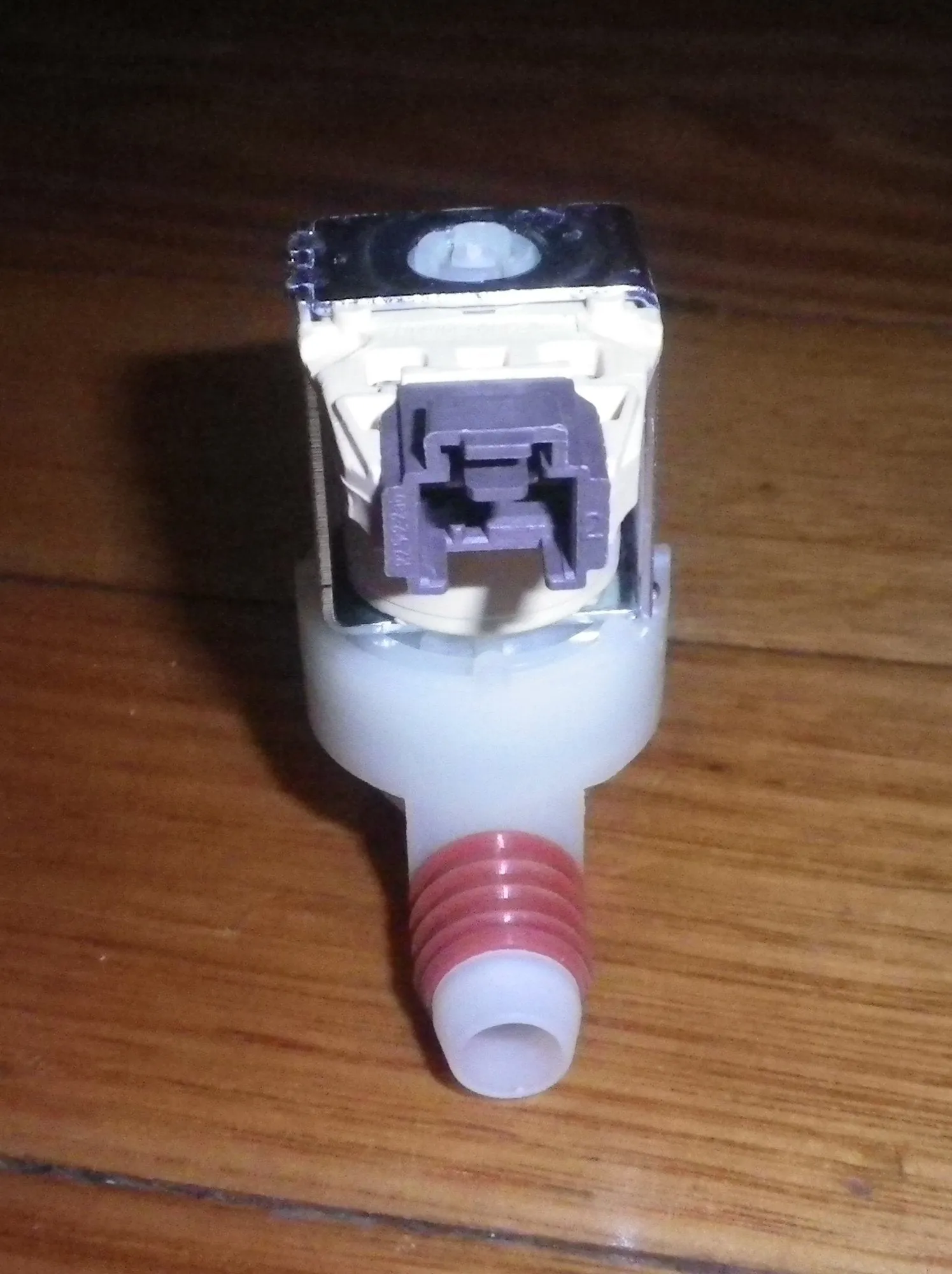 Single Hot Inlet Valve suits Westinghouse WWT8084J7WA Top Load Washer - Part # 140207155015