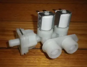Speed Queen Commercial Washing Machine Dual Inlet Valve with 14mm Outlet - Part # 203928