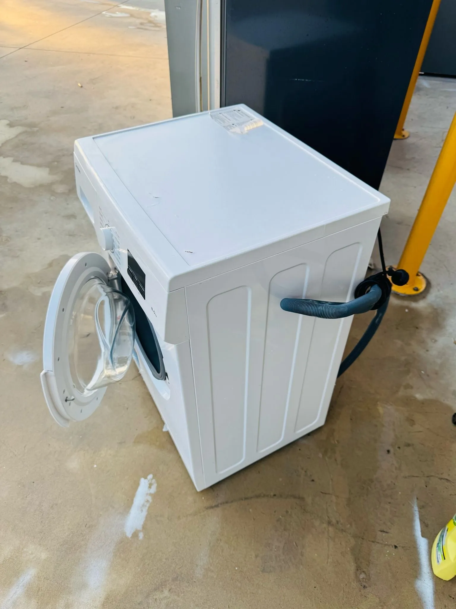 **STIRLING 8 KGS FRONT LOADER WASHING MACHINE**